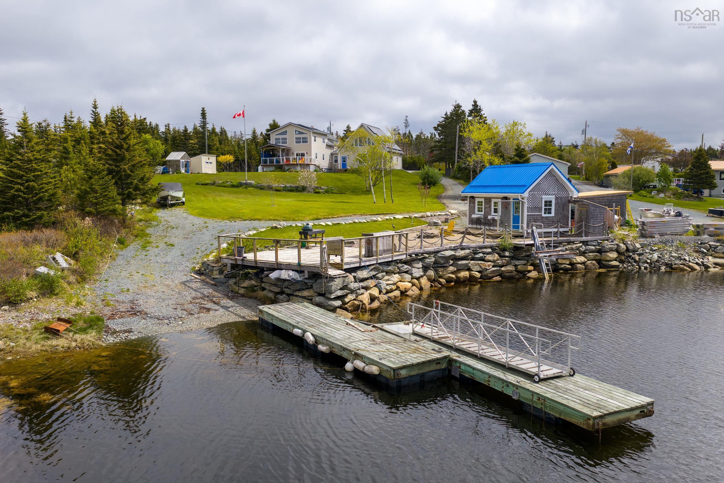 $799,900.00: 2270 Ostrea Lake Rd. Road, Ostrea Lake