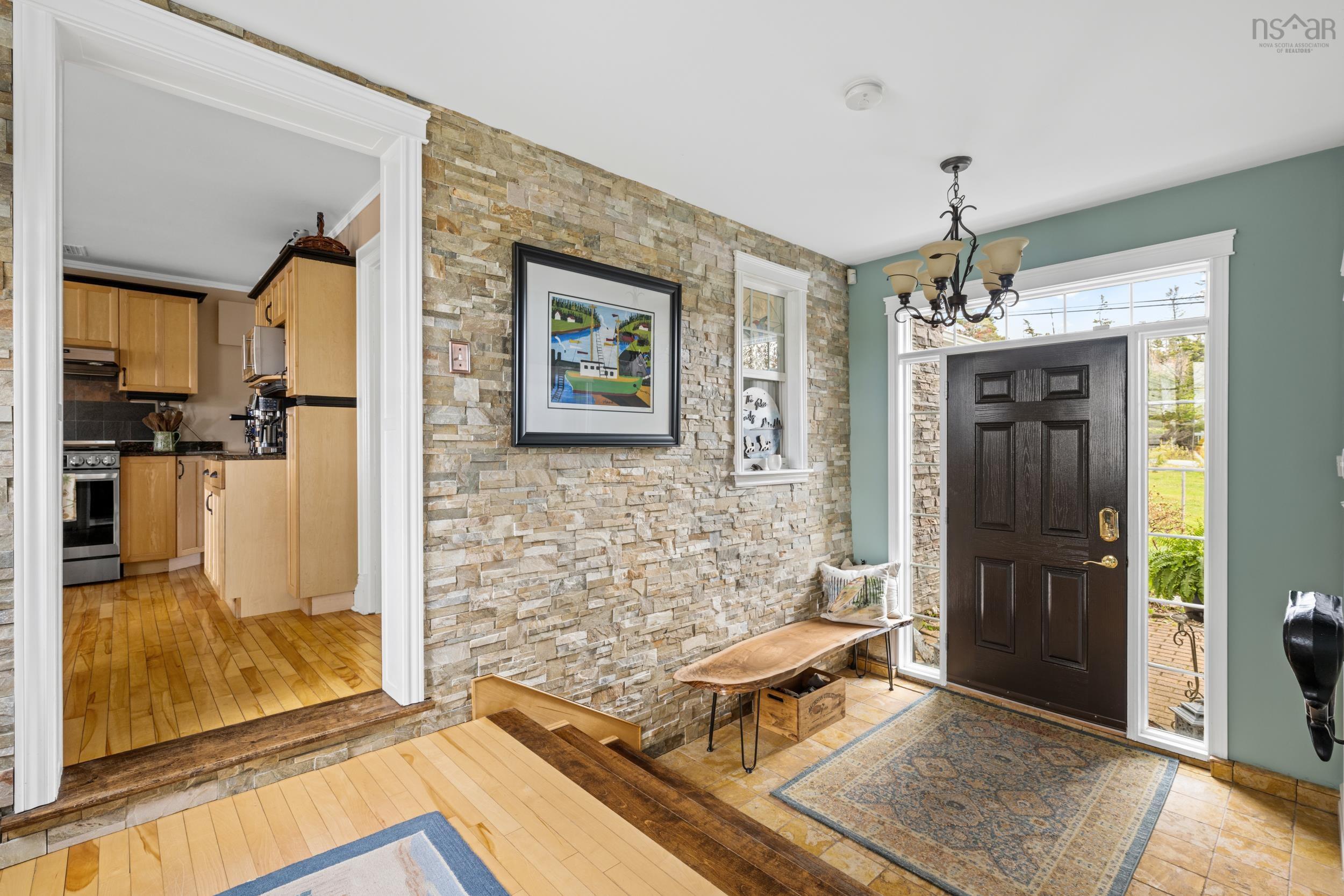 $799,900.00: 2270 Ostrea Lake Rd. Road, Ostrea Lake