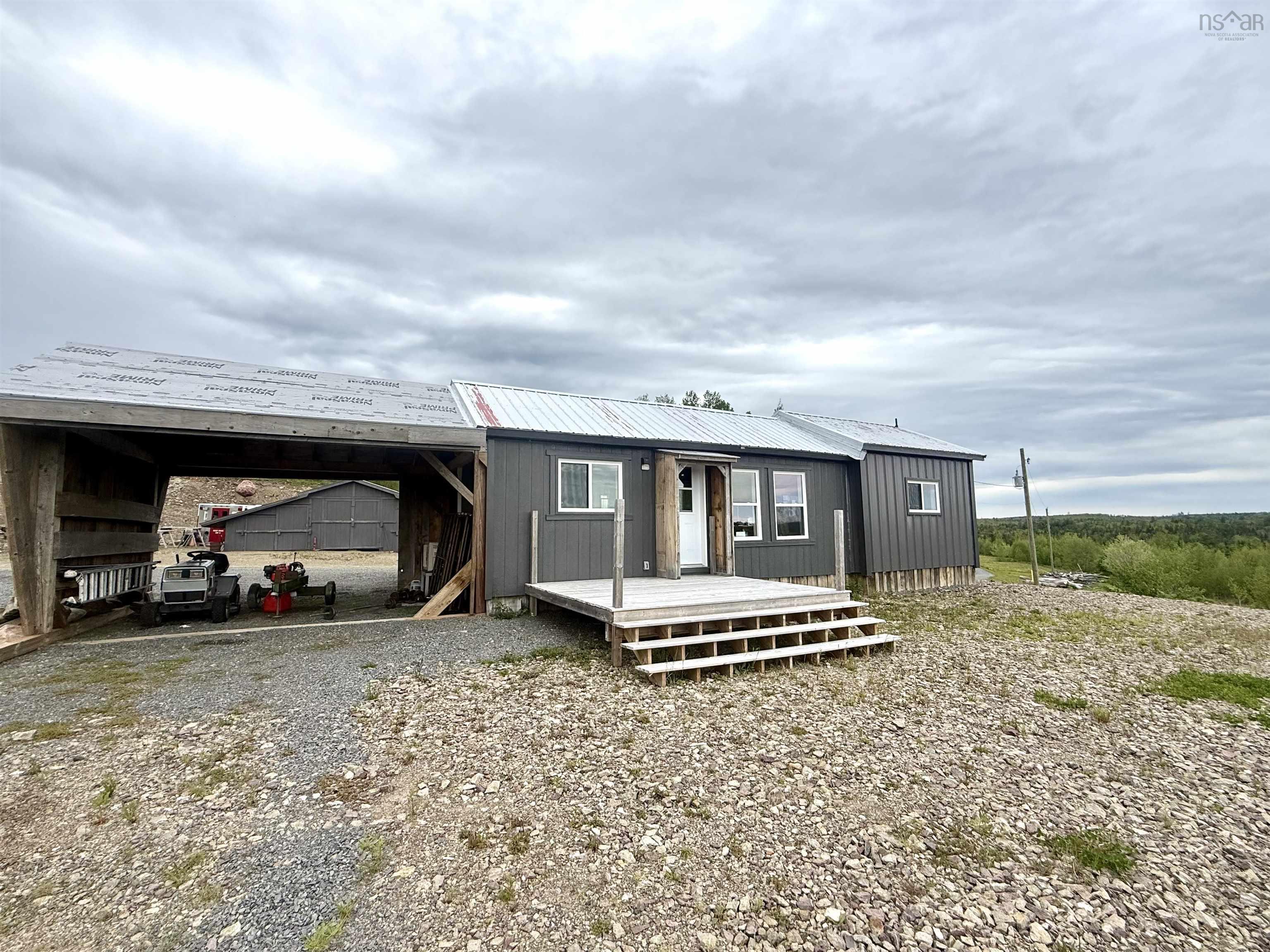 $259,900.00: 1000 lake Road, Smithfield