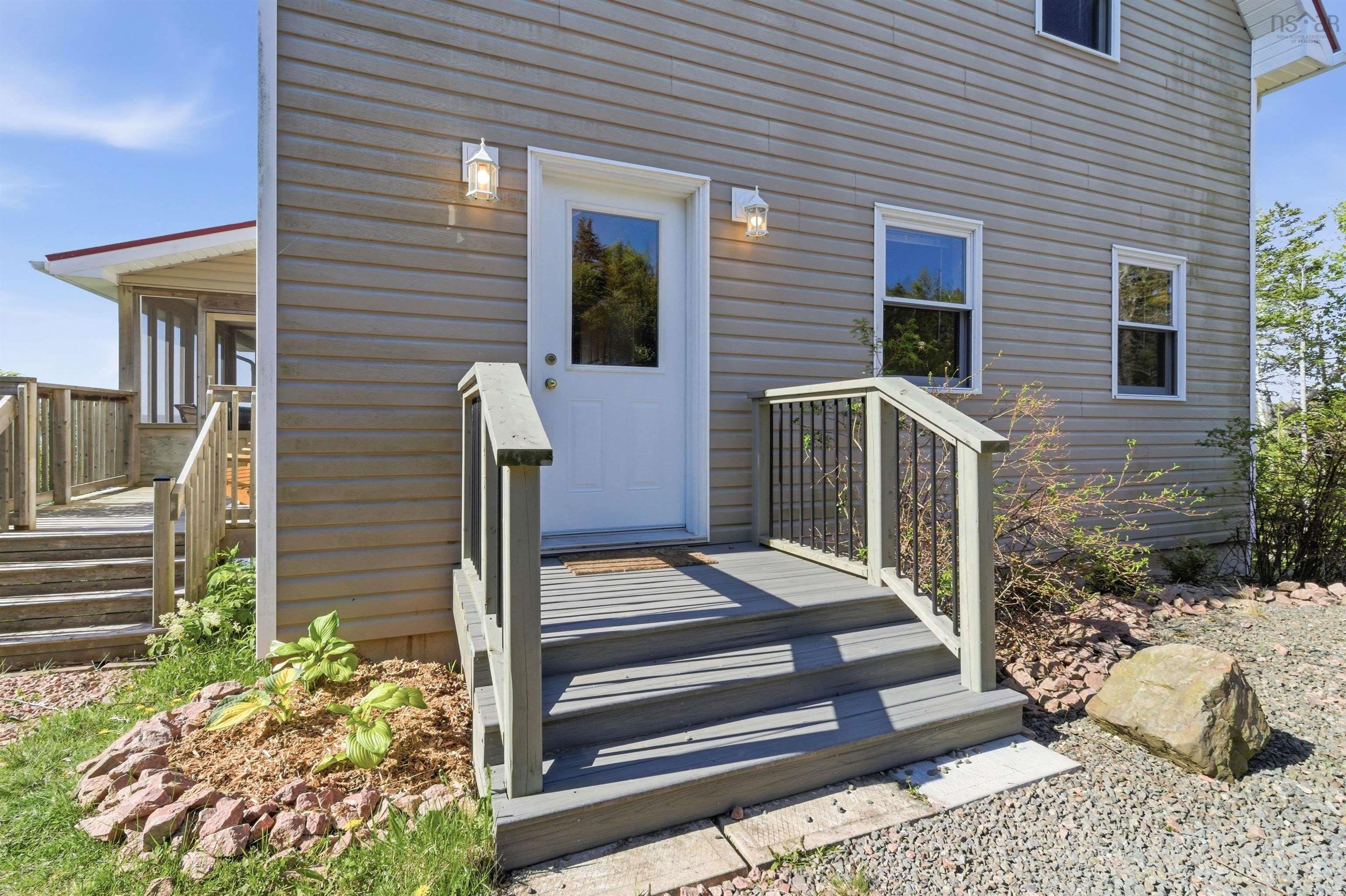 $369,000.00: 1698 West Bay Road, West Bay