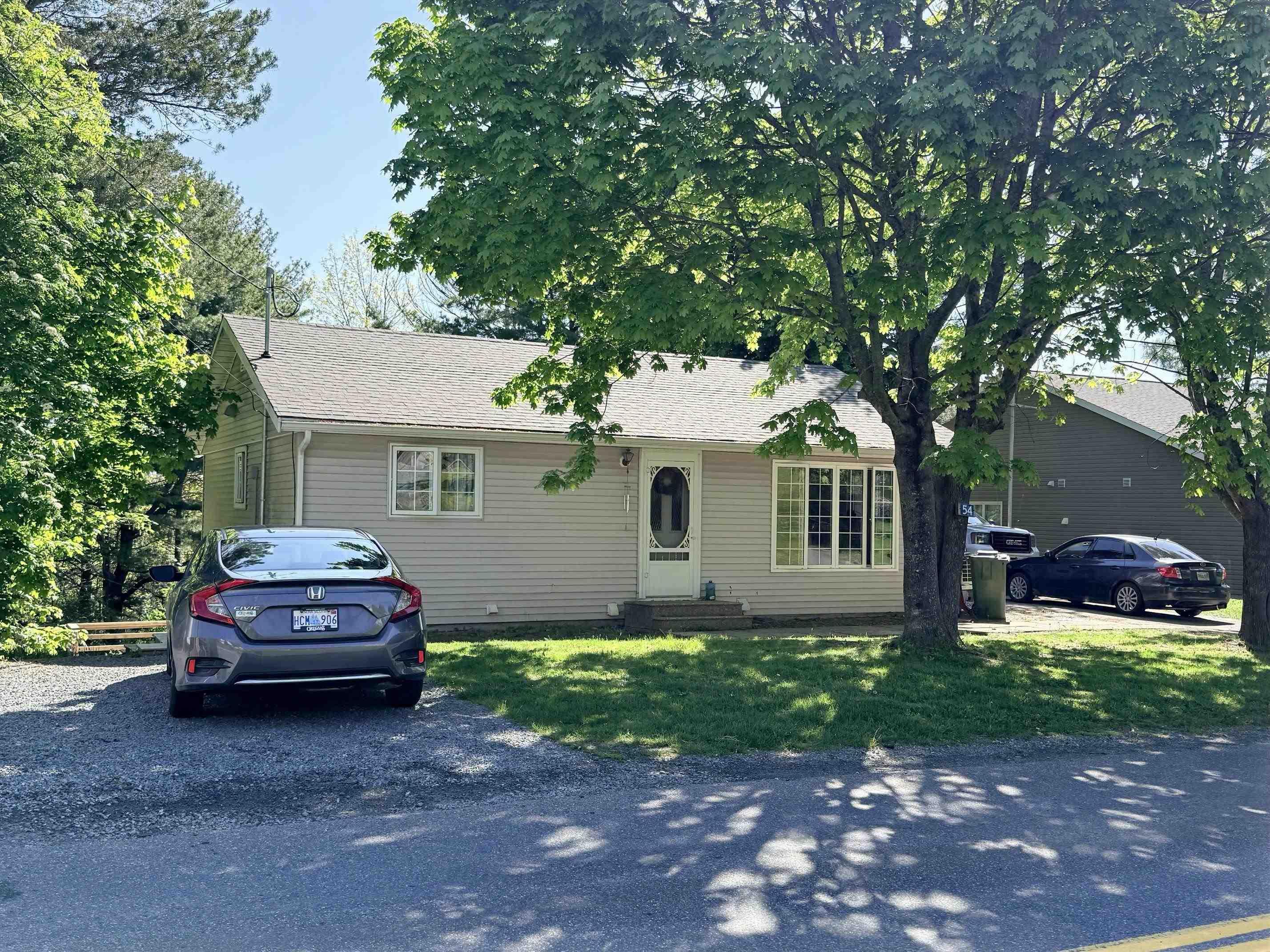 $464,900.00: 54 Maple Avenue, Lunenburg