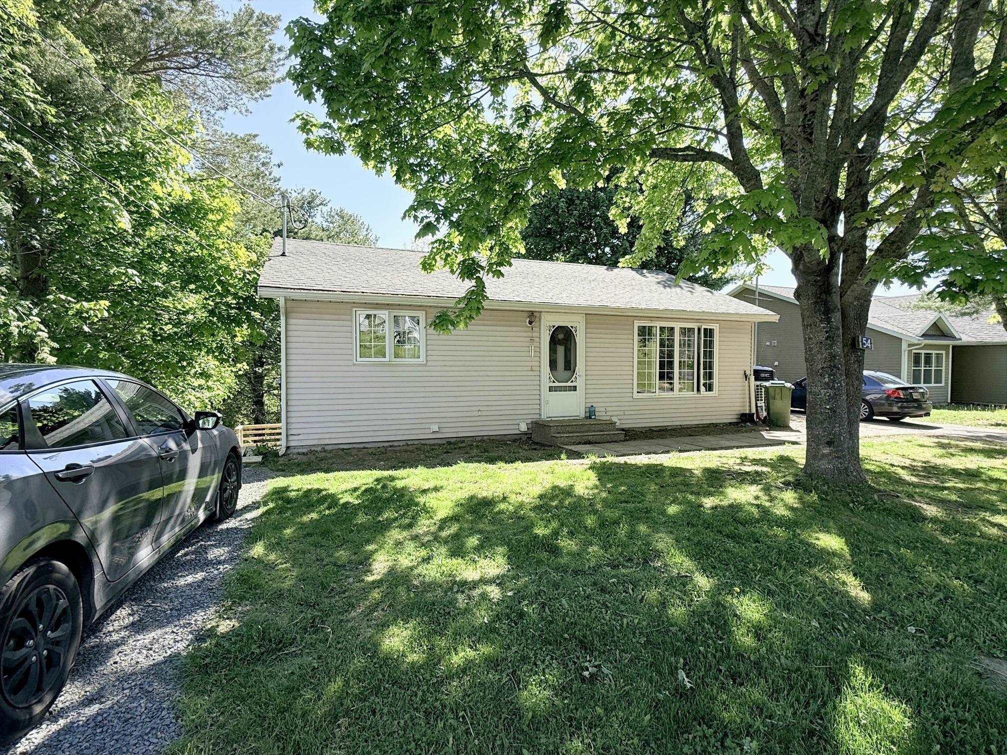 $464,900.00: 54 Maple Avenue, Lunenburg