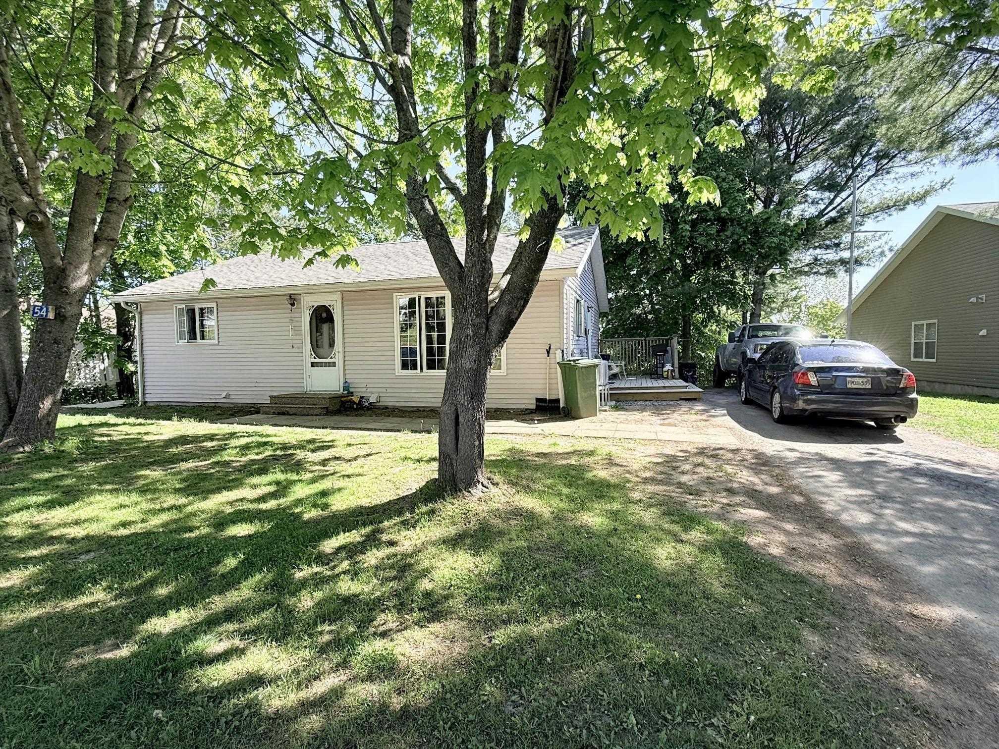 $464,900.00: 54 Maple Avenue, Lunenburg
