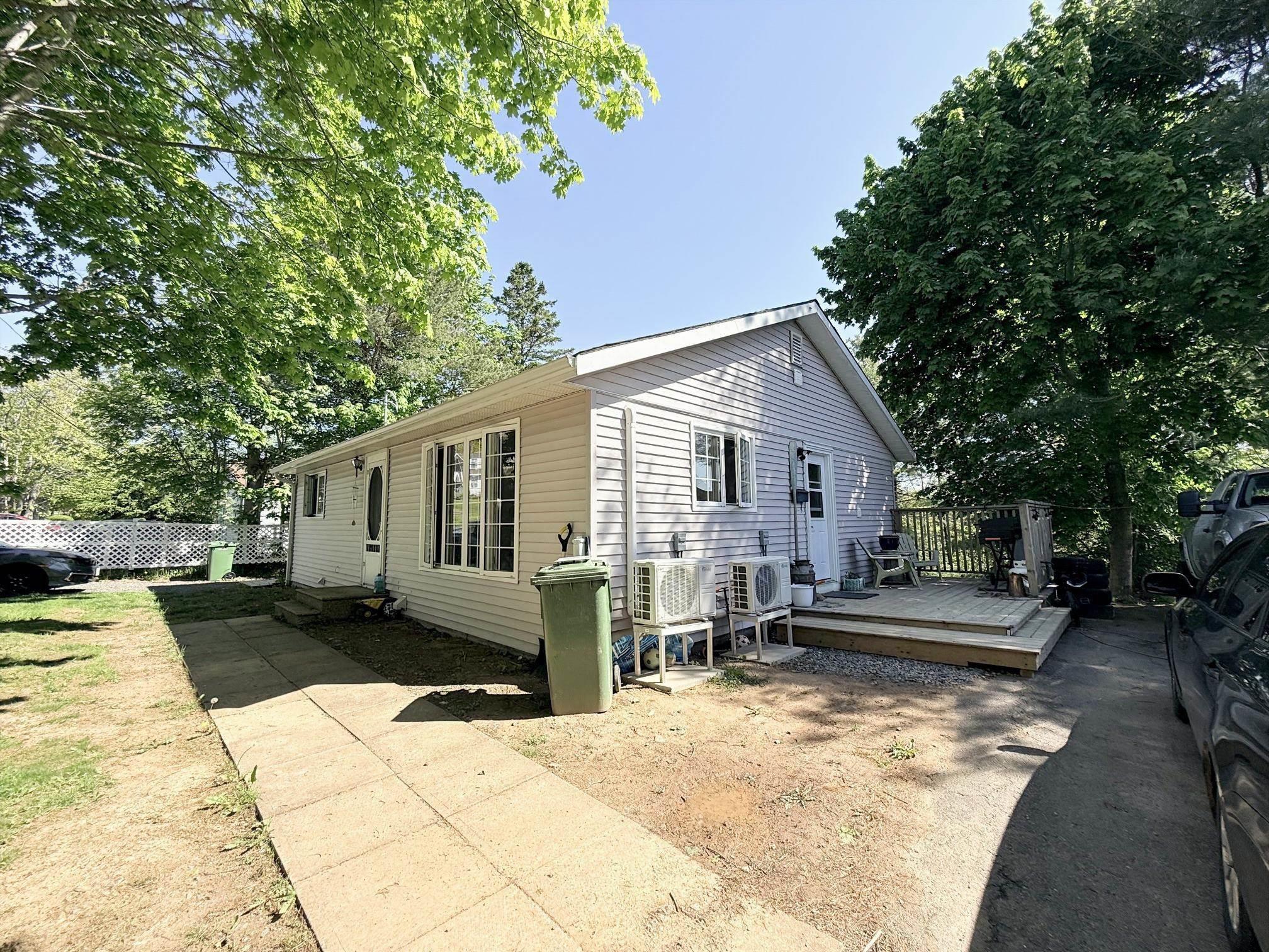 $464,900.00: 54 Maple Avenue, Lunenburg
