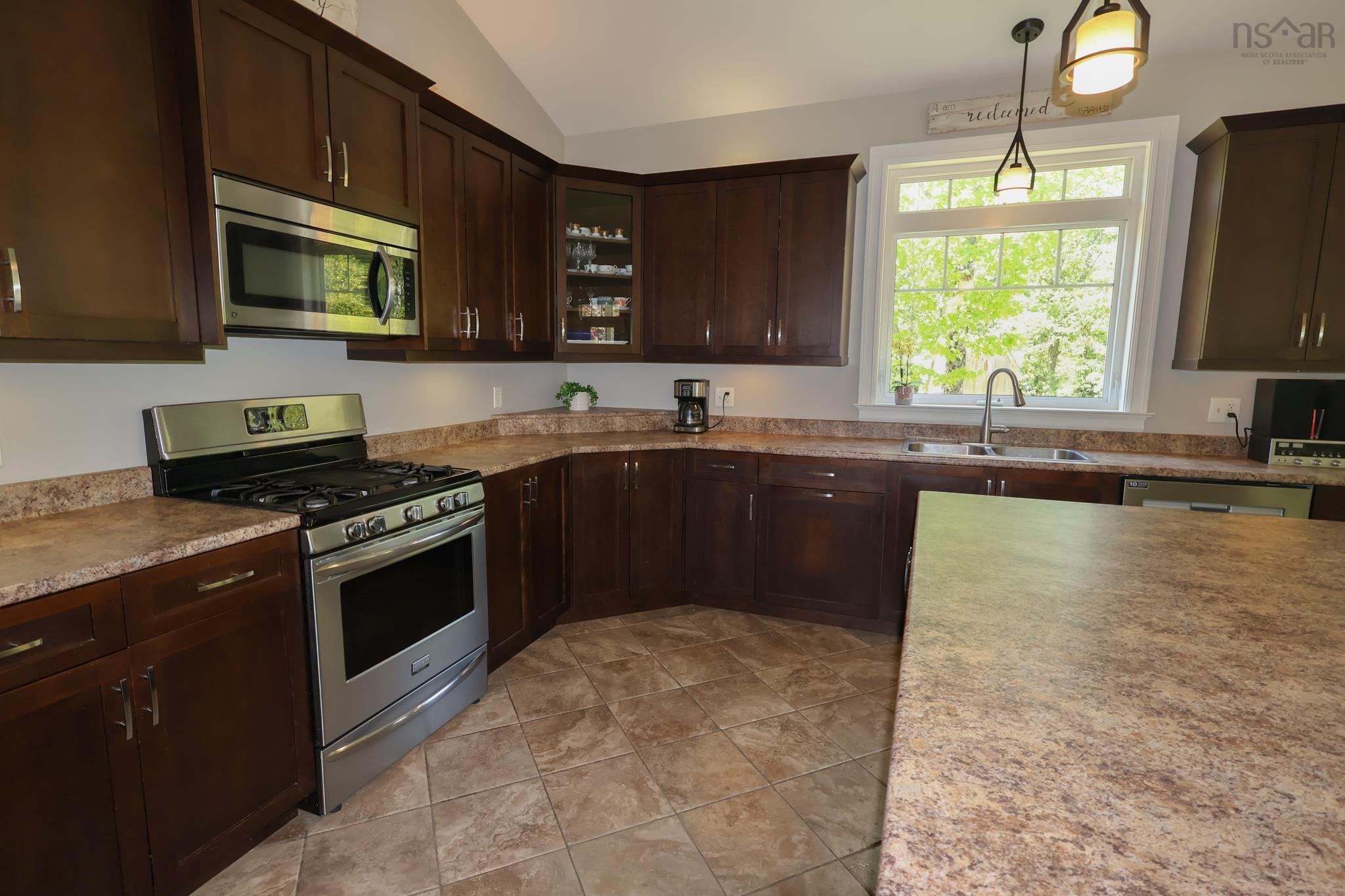 $749,900.00: 82 Lazy River Road, Conquerall Mills