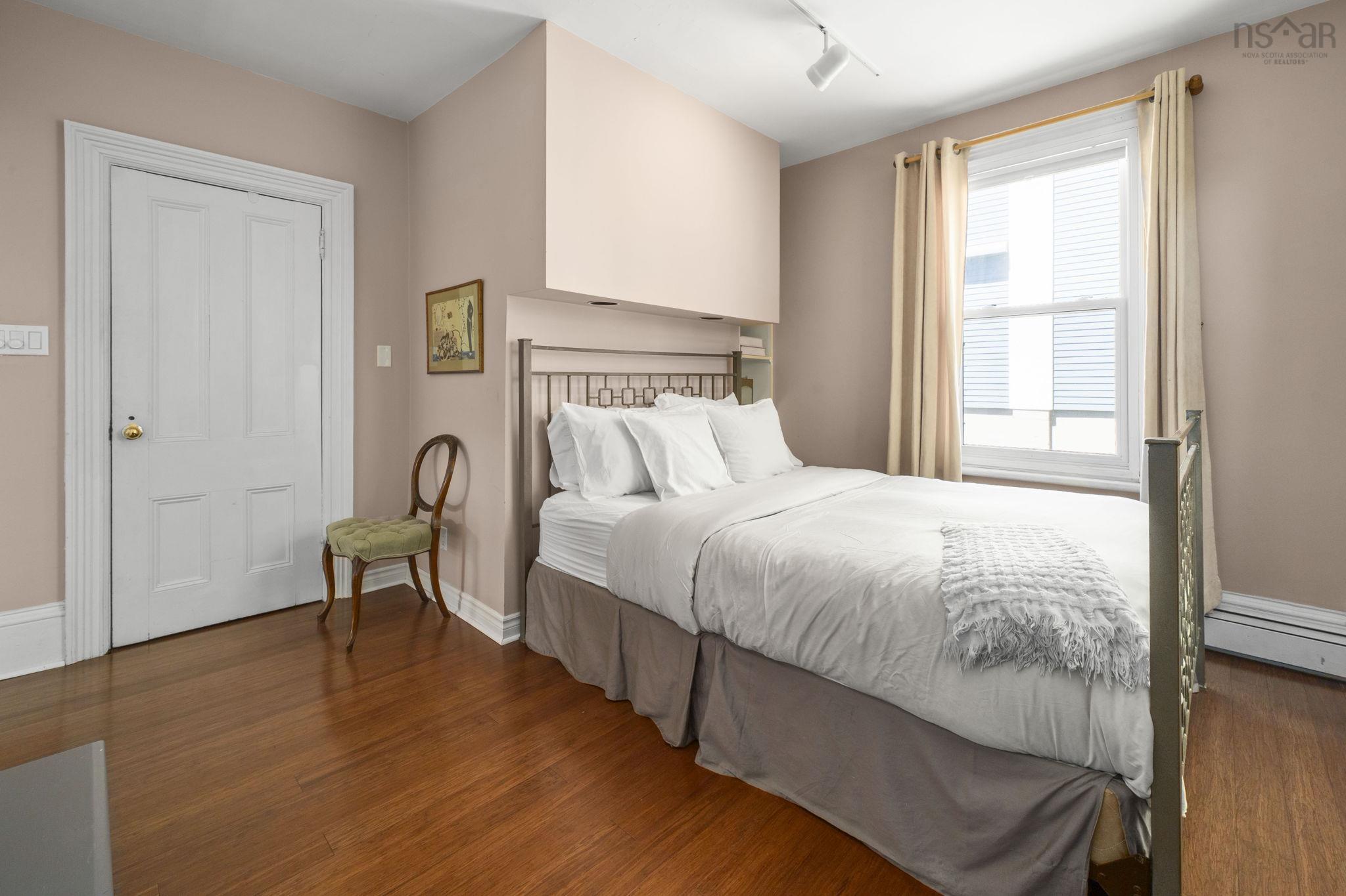 16 Victoria Road, Dartmouth, NS (MLS 202613842)