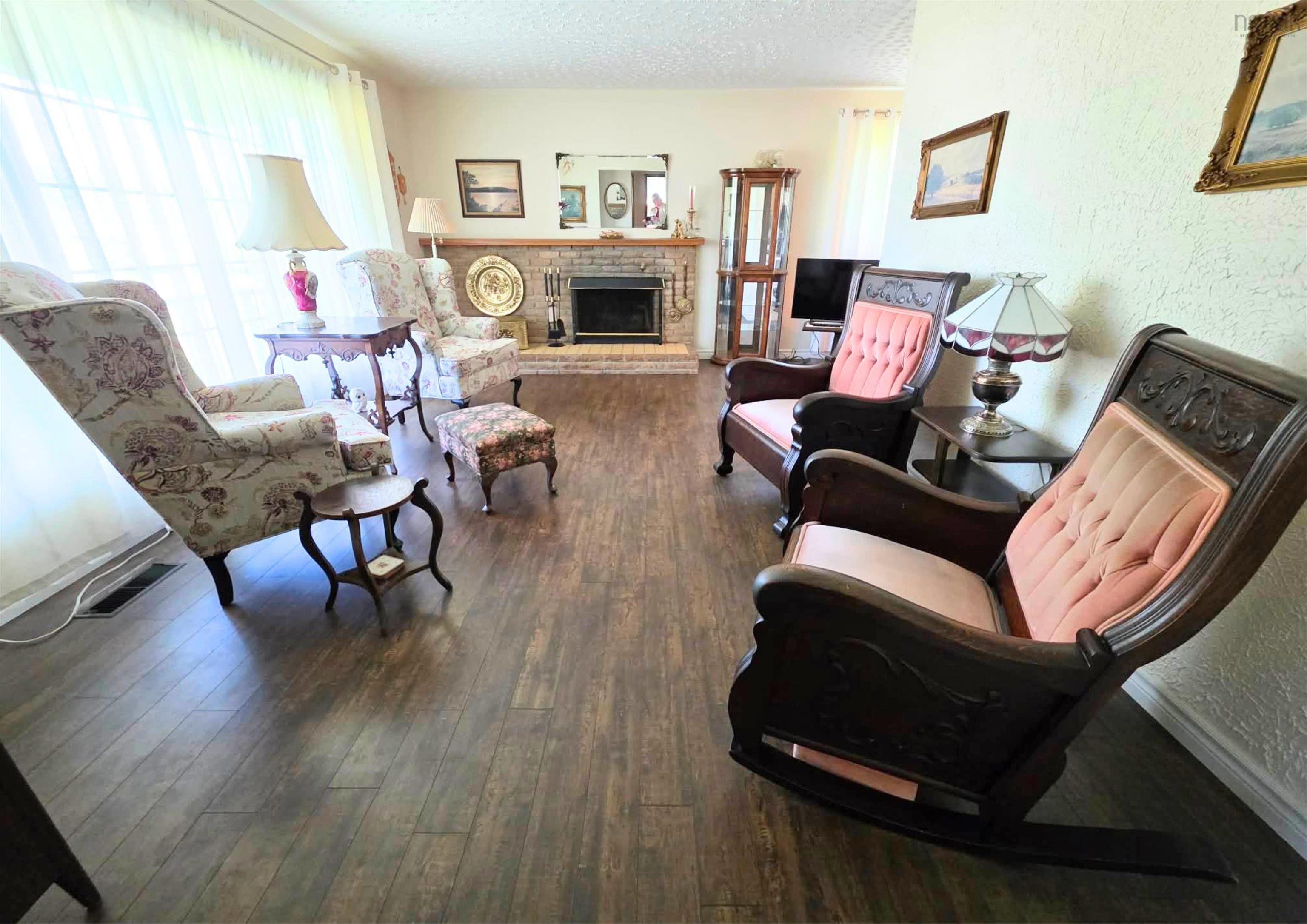 $299,000.00: 61 Braemar Drive, Westmount