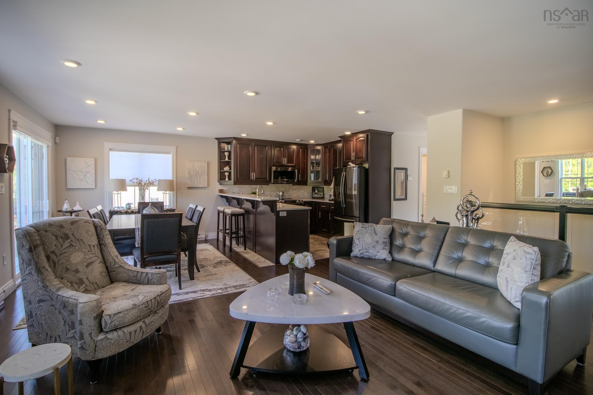 $679,000.00: 70 Mariner Drive, Westmount