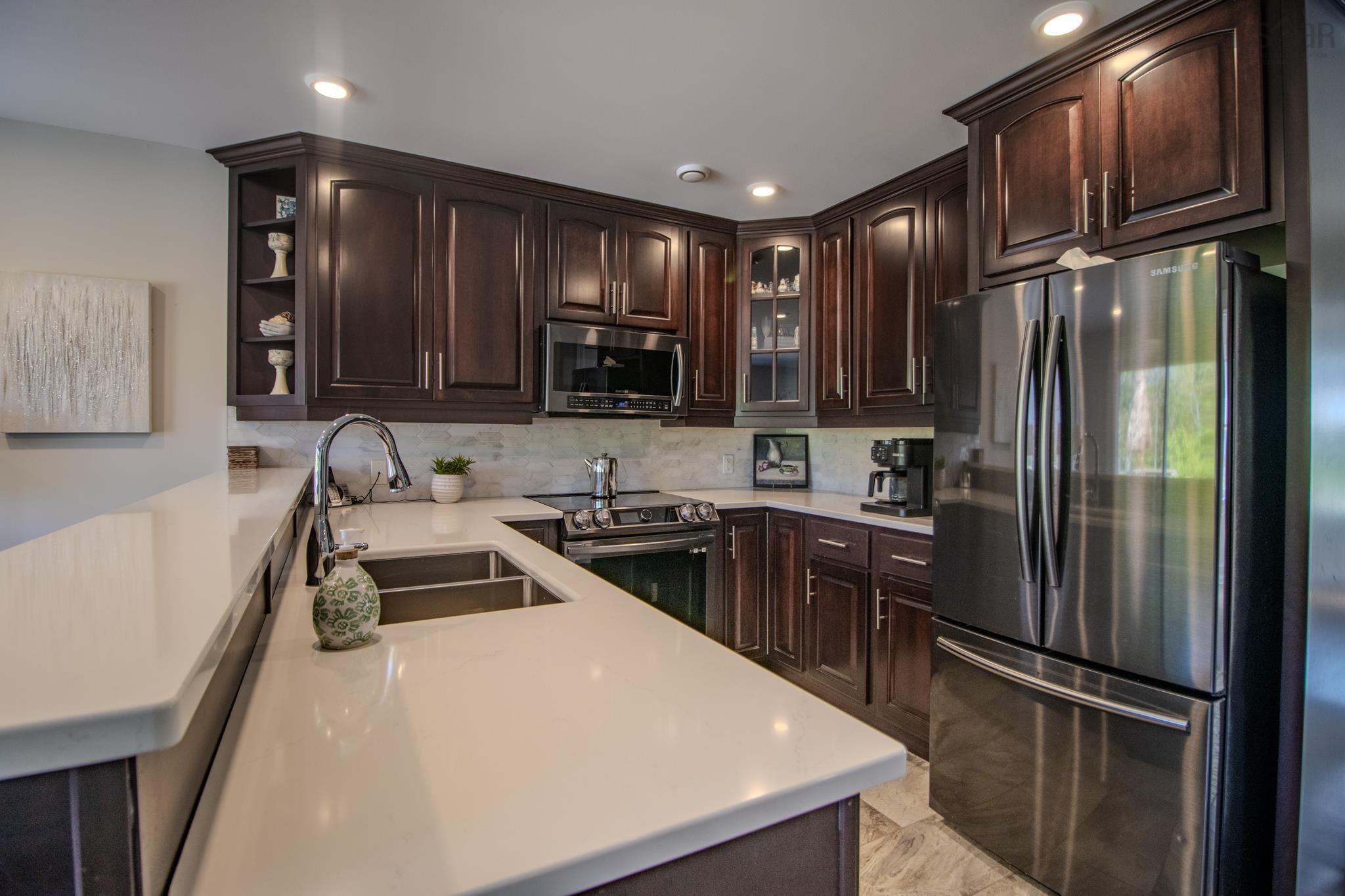 $679,000.00: 70 Mariner Drive, Westmount