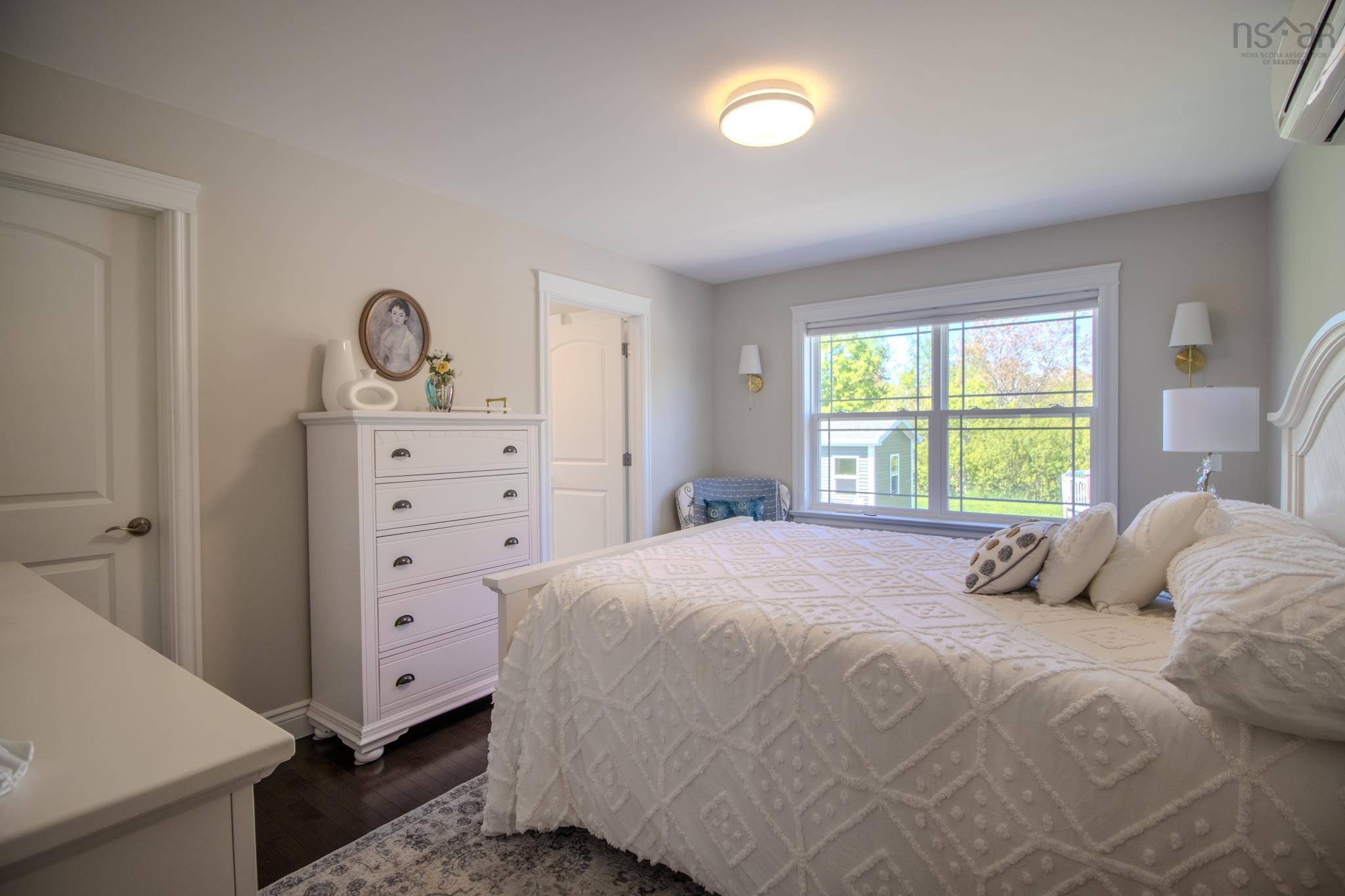 $679,000.00: 70 Mariner Drive, Westmount