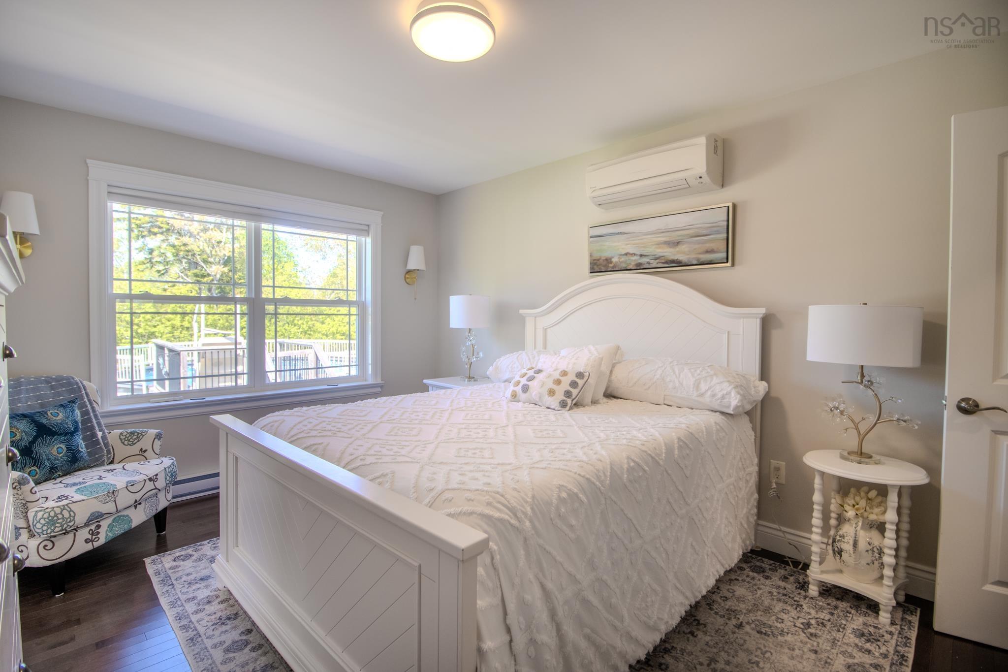 $679,000.00: 70 Mariner Drive, Westmount