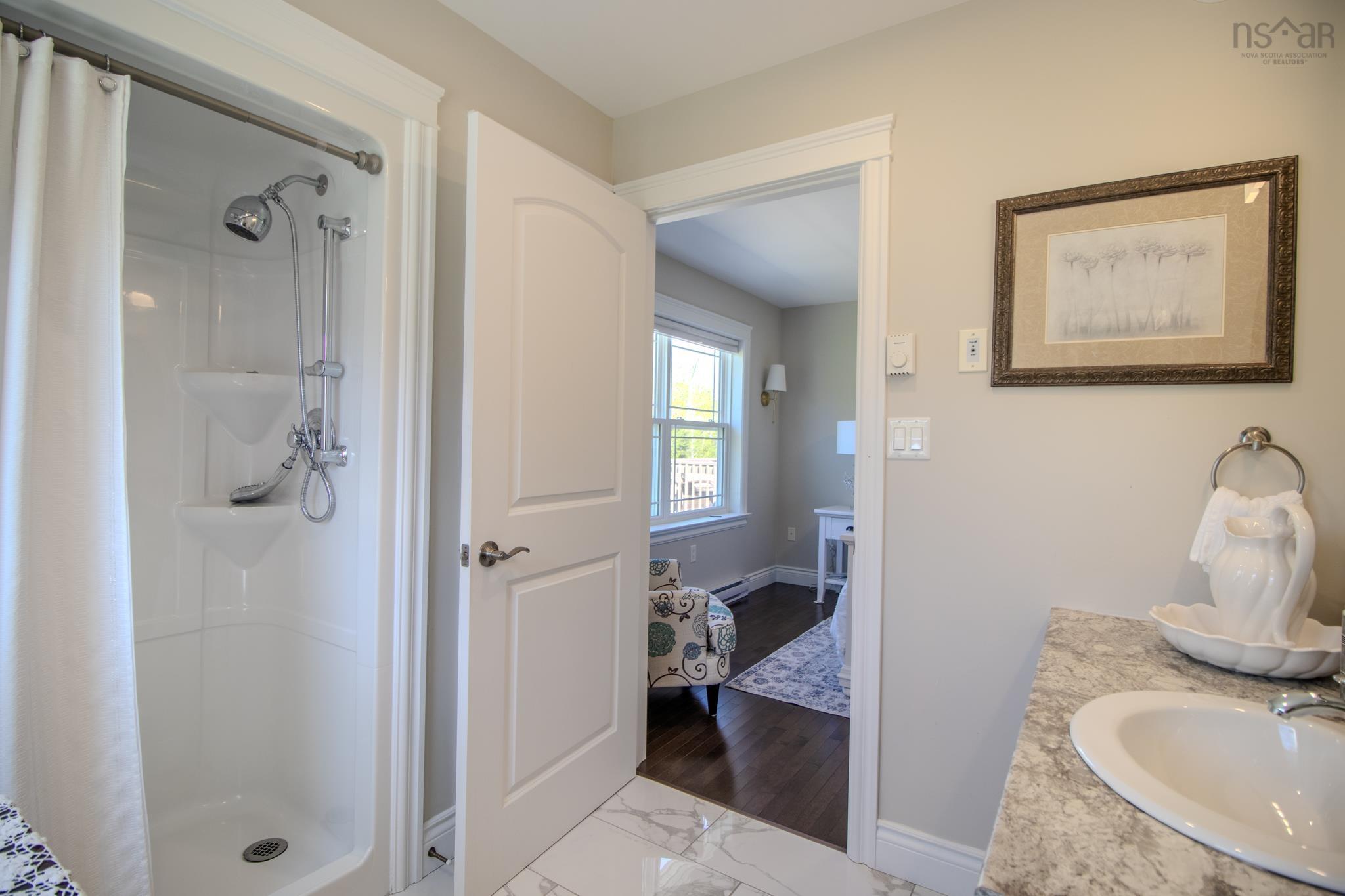 $679,000.00: 70 Mariner Drive, Westmount