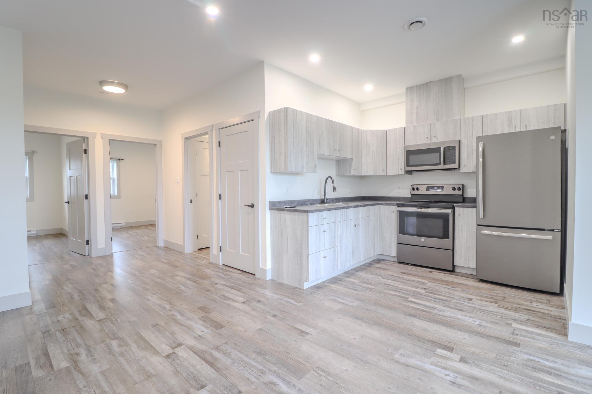 $995,000.00: 95 Sunnydale Drive, Westmount
