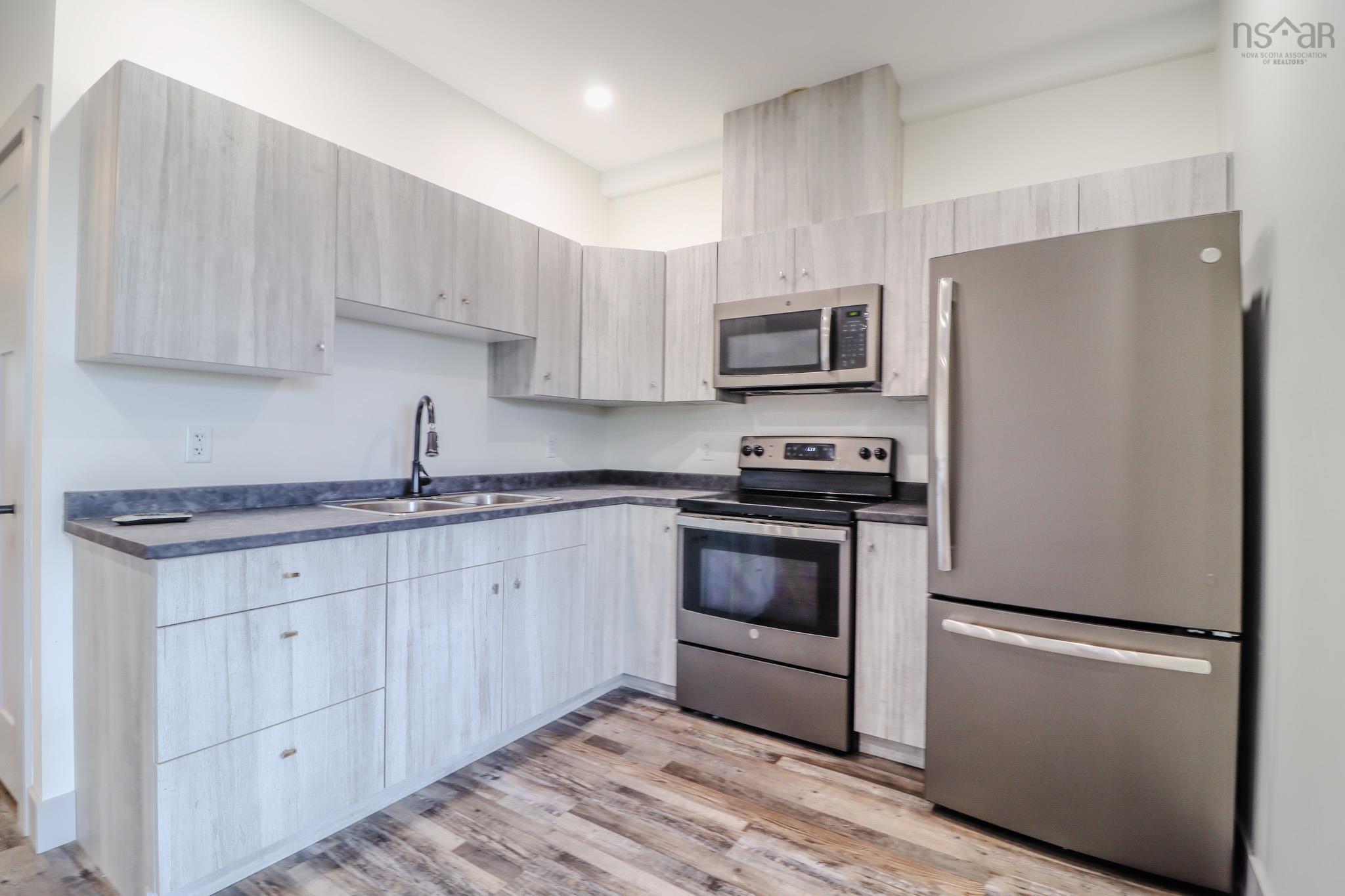 $995,000.00: 95 Sunnydale Drive, Westmount