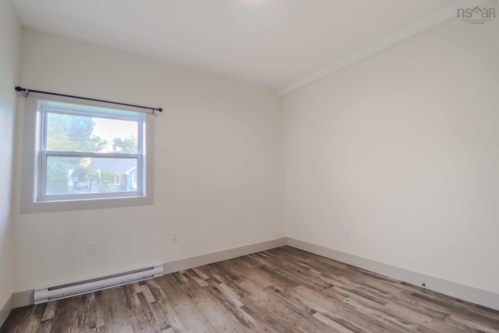 $995,000.00: 95 Sunnydale Drive, Westmount