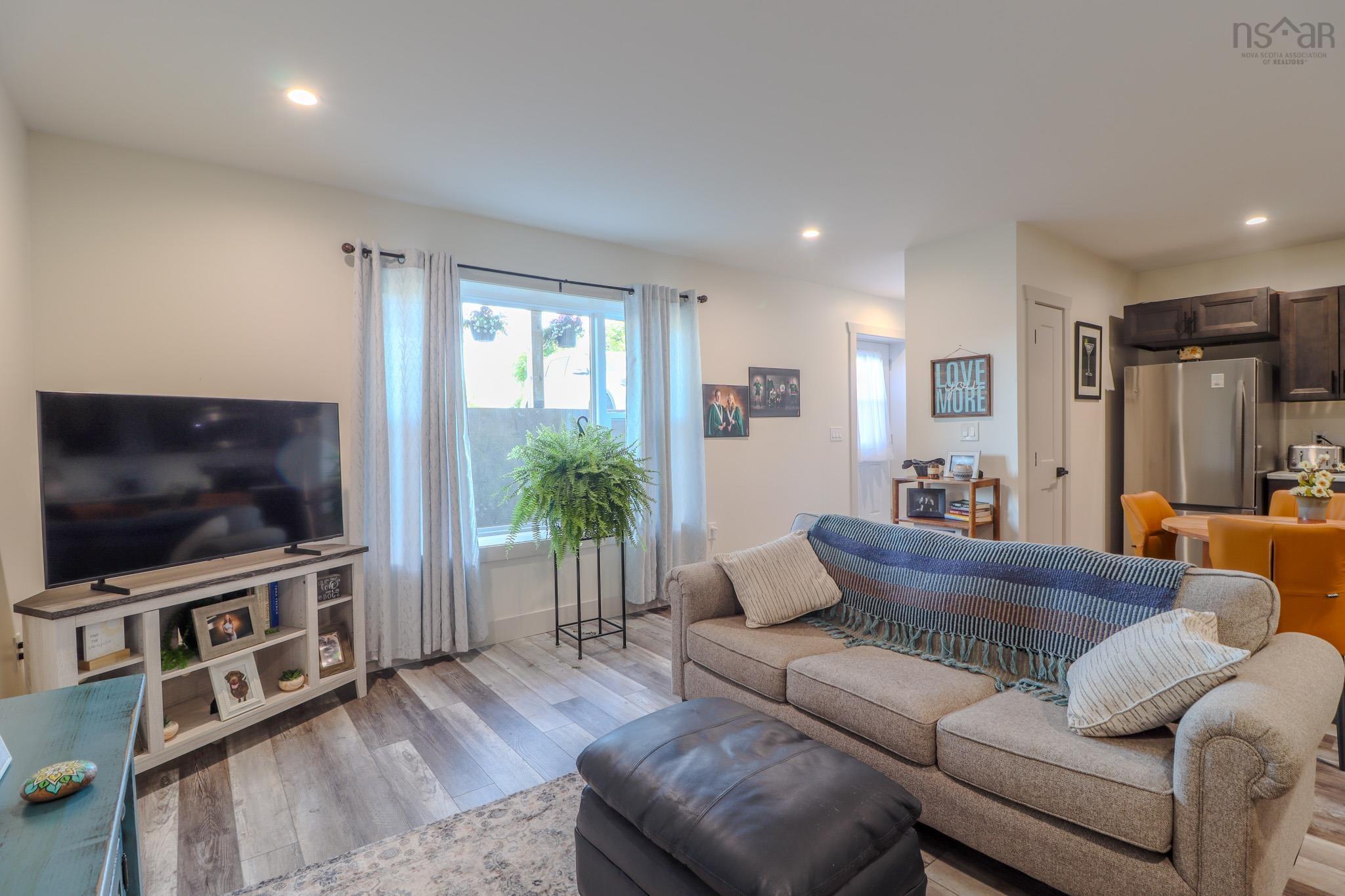 $995,000.00: 95 Sunnydale Drive, Westmount