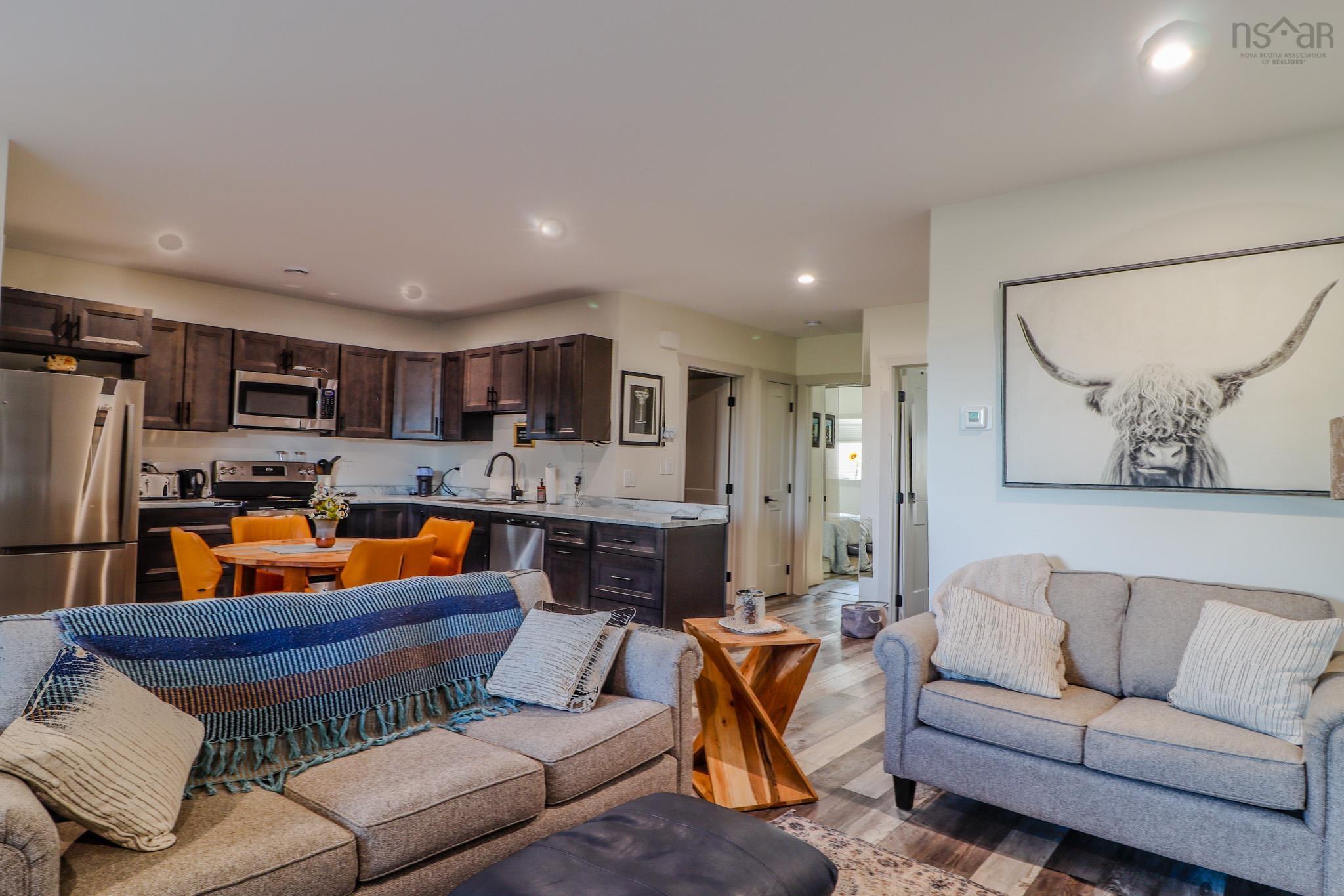 $995,000.00: 95 Sunnydale Drive, Westmount