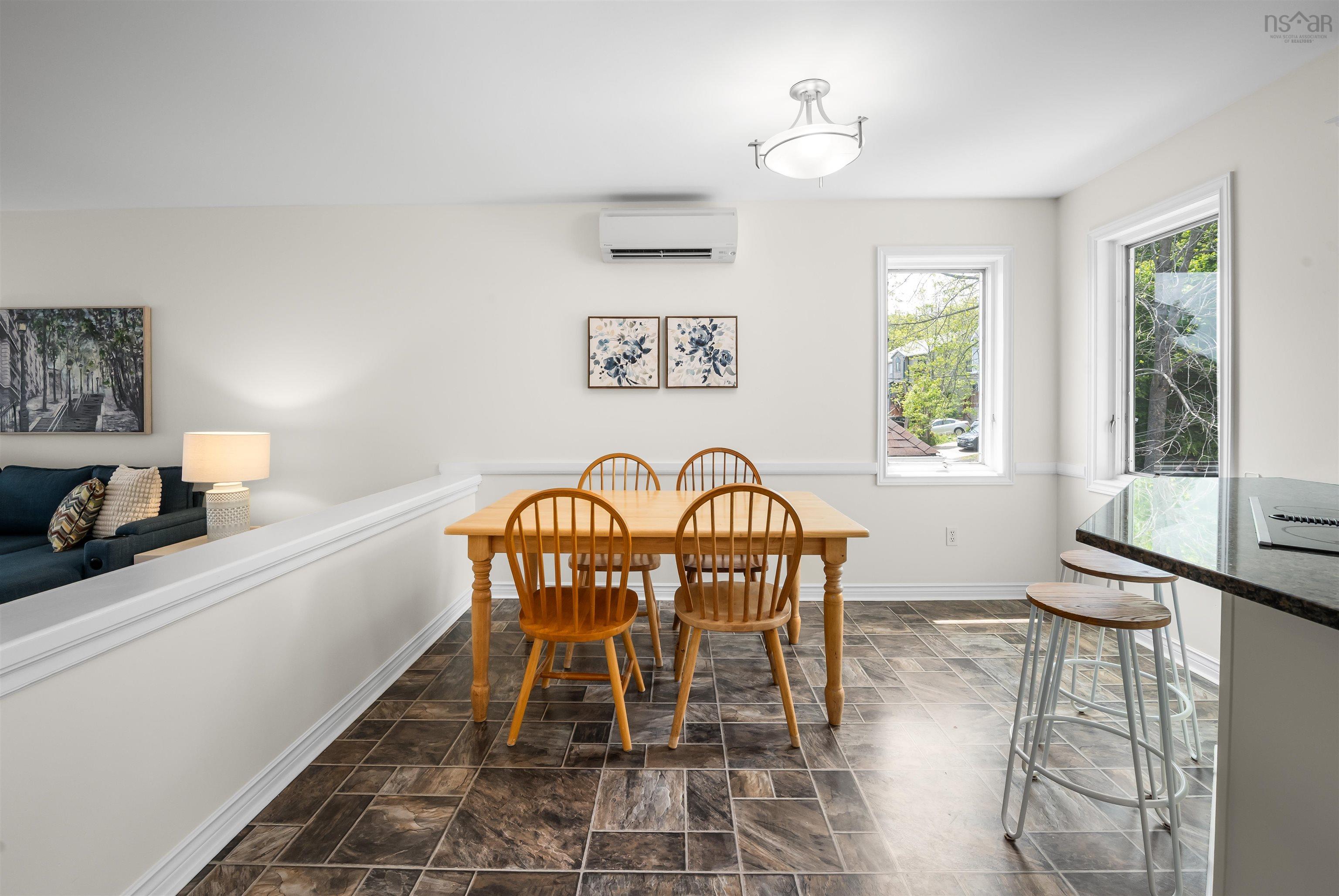 $959,900.00: 495 Shore Drive, Bedford