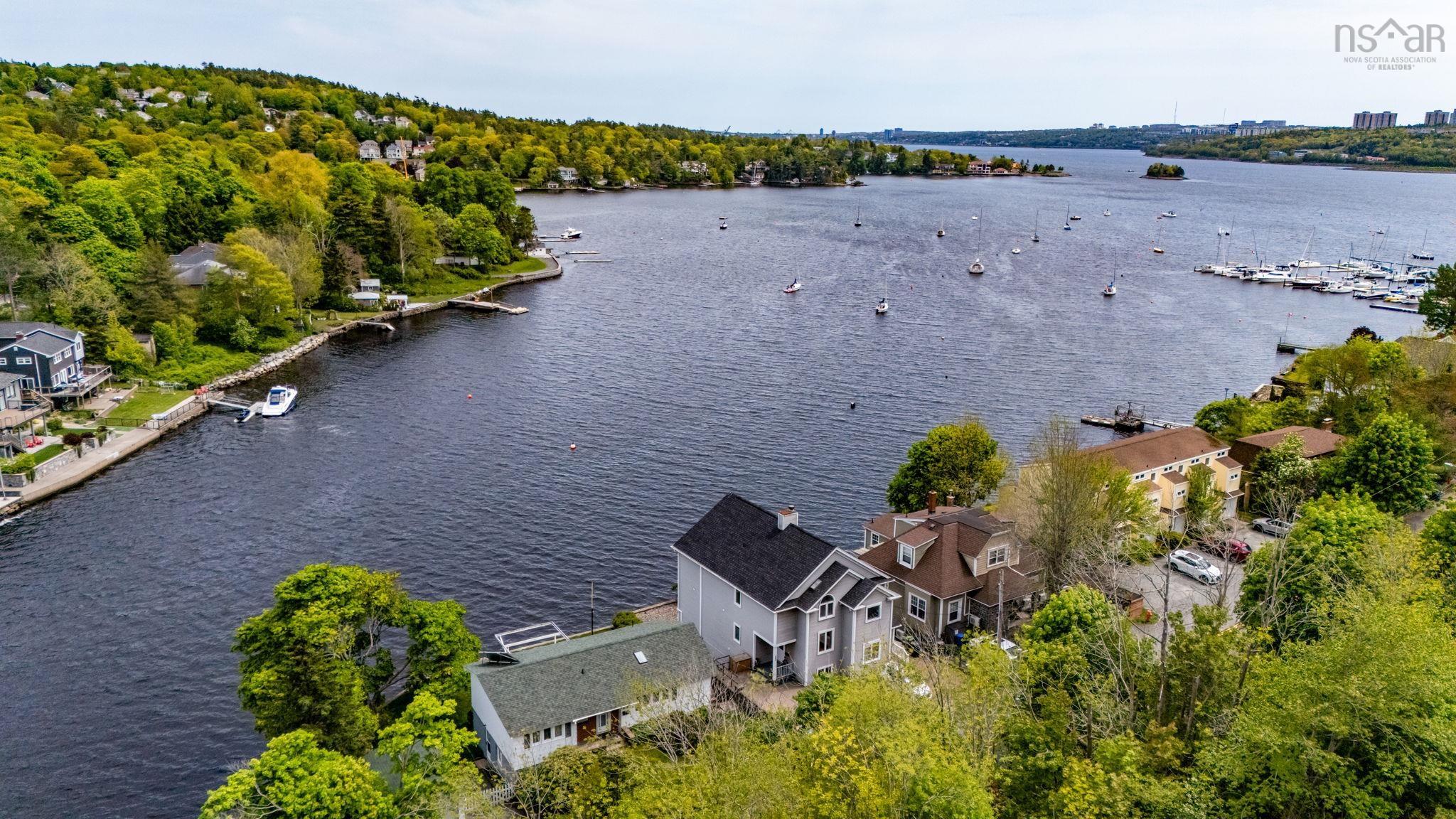 $959,900.00: 495 Shore Drive, Bedford