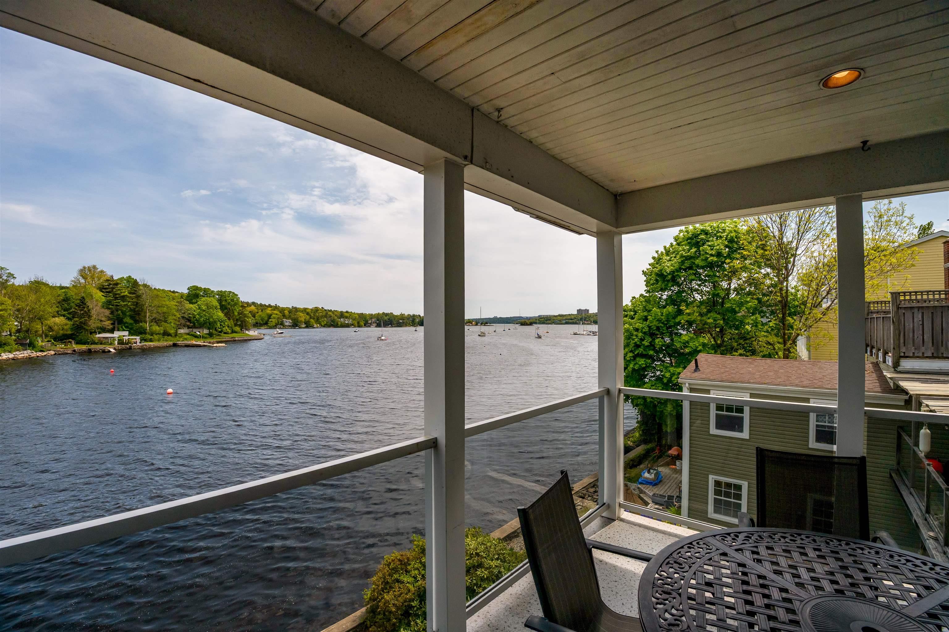 $959,900.00: 495 Shore Drive, Bedford