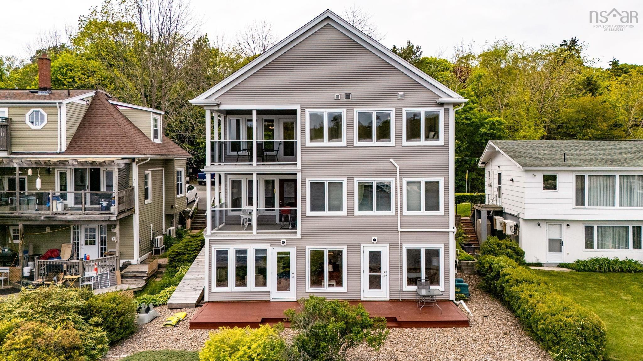 $959,900.00: 495 Shore Drive, Bedford