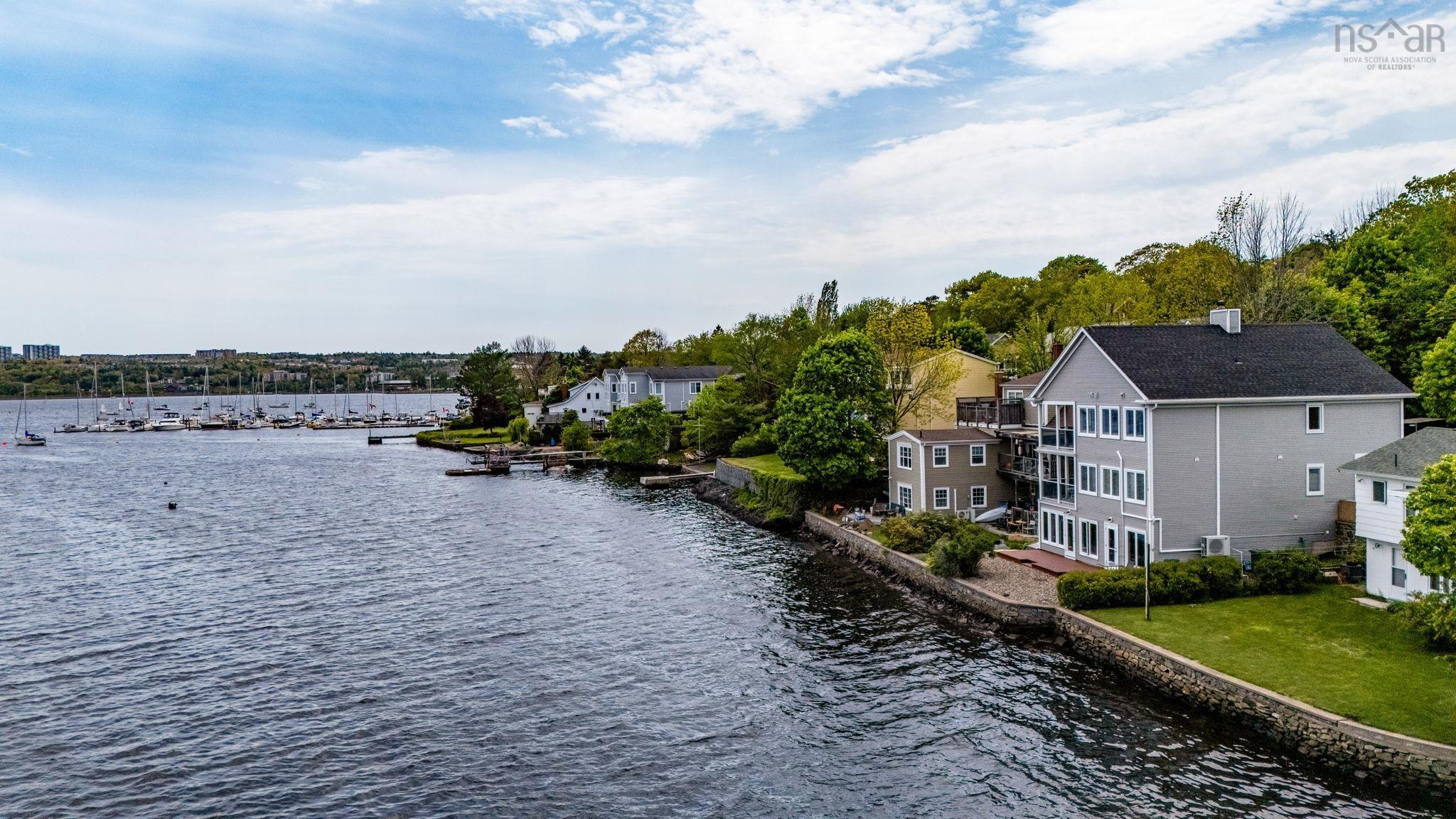 $959,900.00: 495 Shore Drive, Bedford