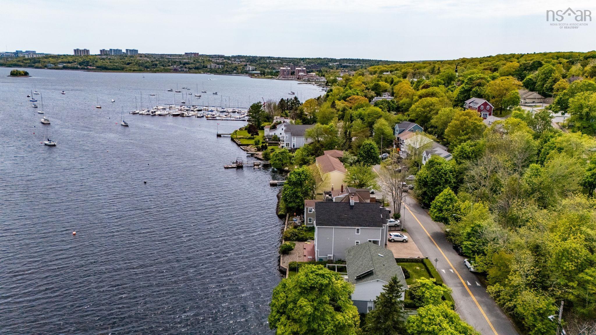 $959,900.00: 495 Shore Drive, Bedford