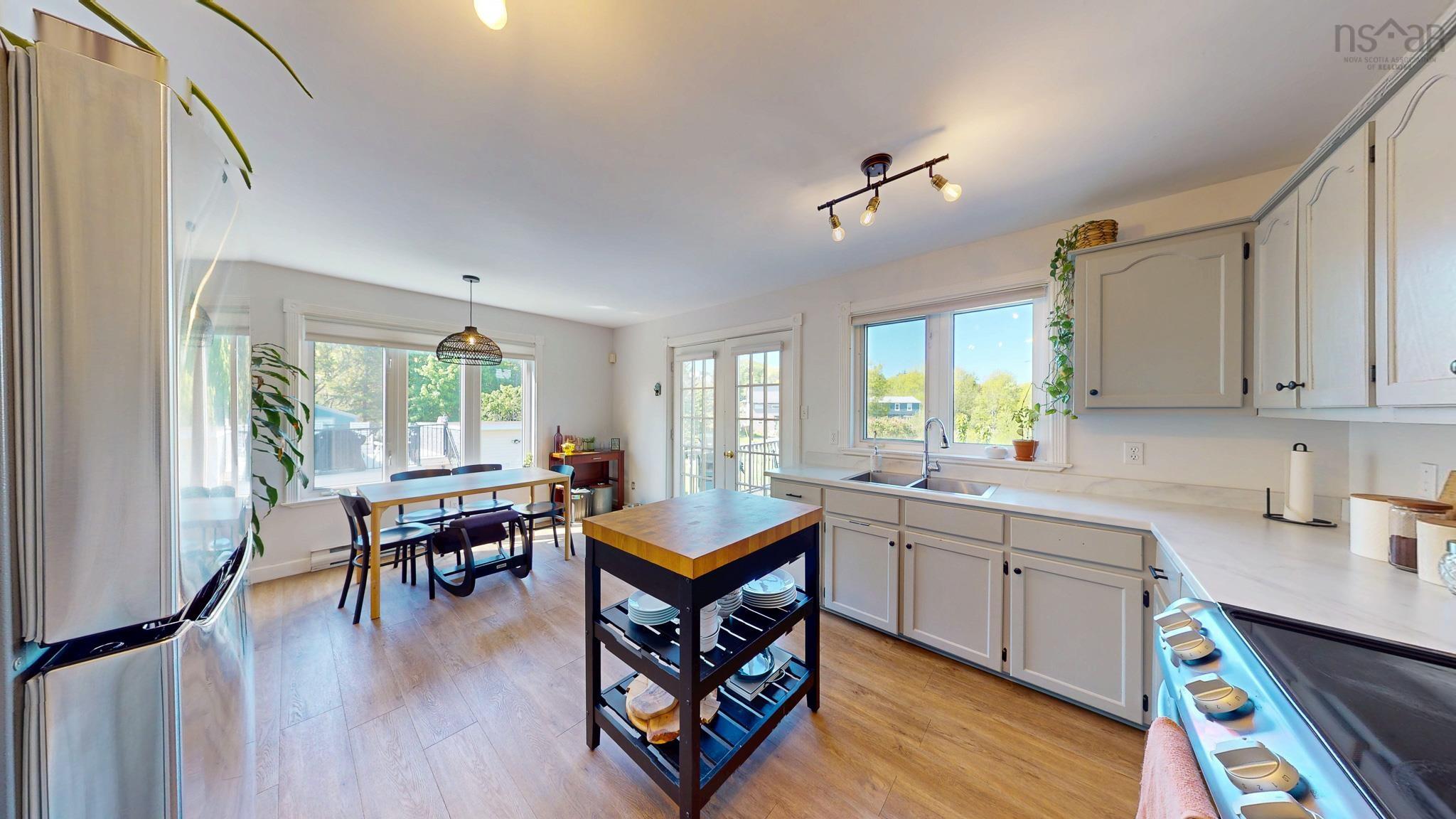 $645,000.00: 8 Iona Road, Wolfville