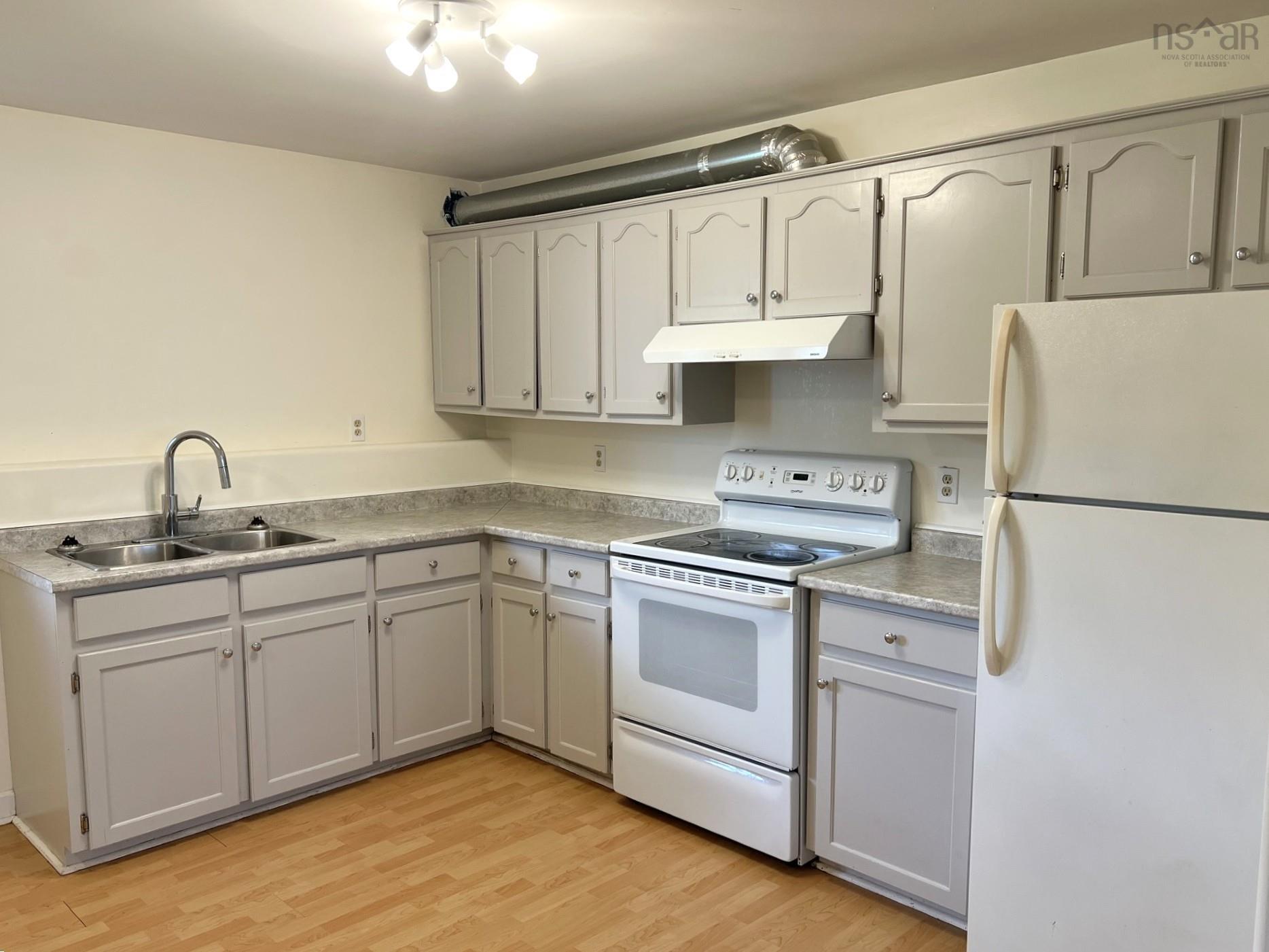 $645,000.00: 8 Iona Road, Wolfville
