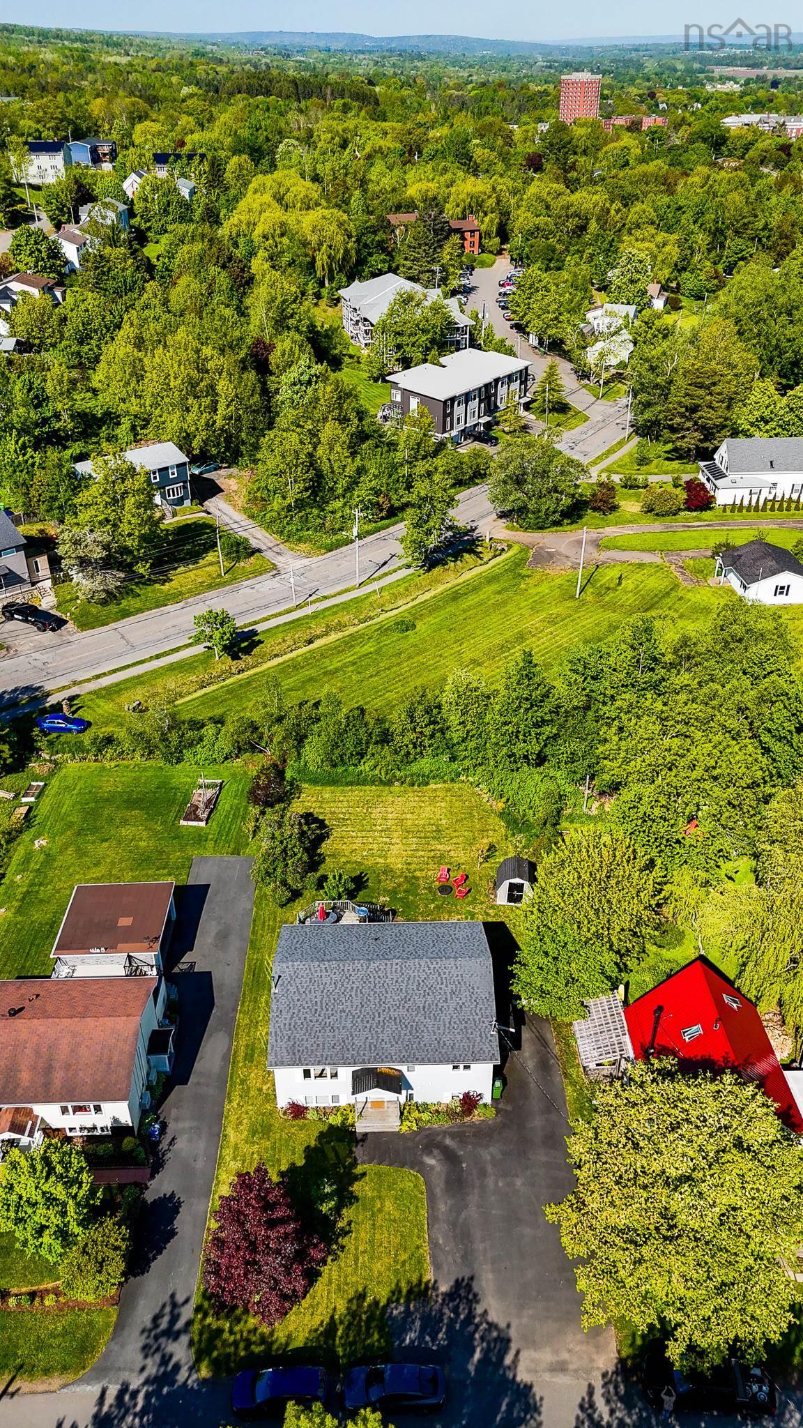 $645,000.00: 8 Iona Road, Wolfville