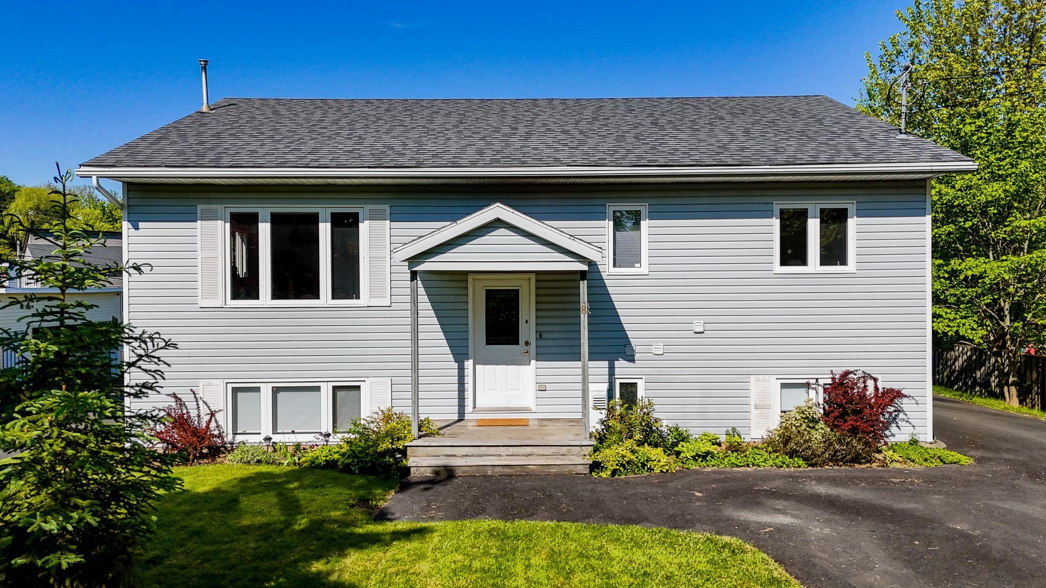 $645,000.00: 8 Iona Road, Wolfville