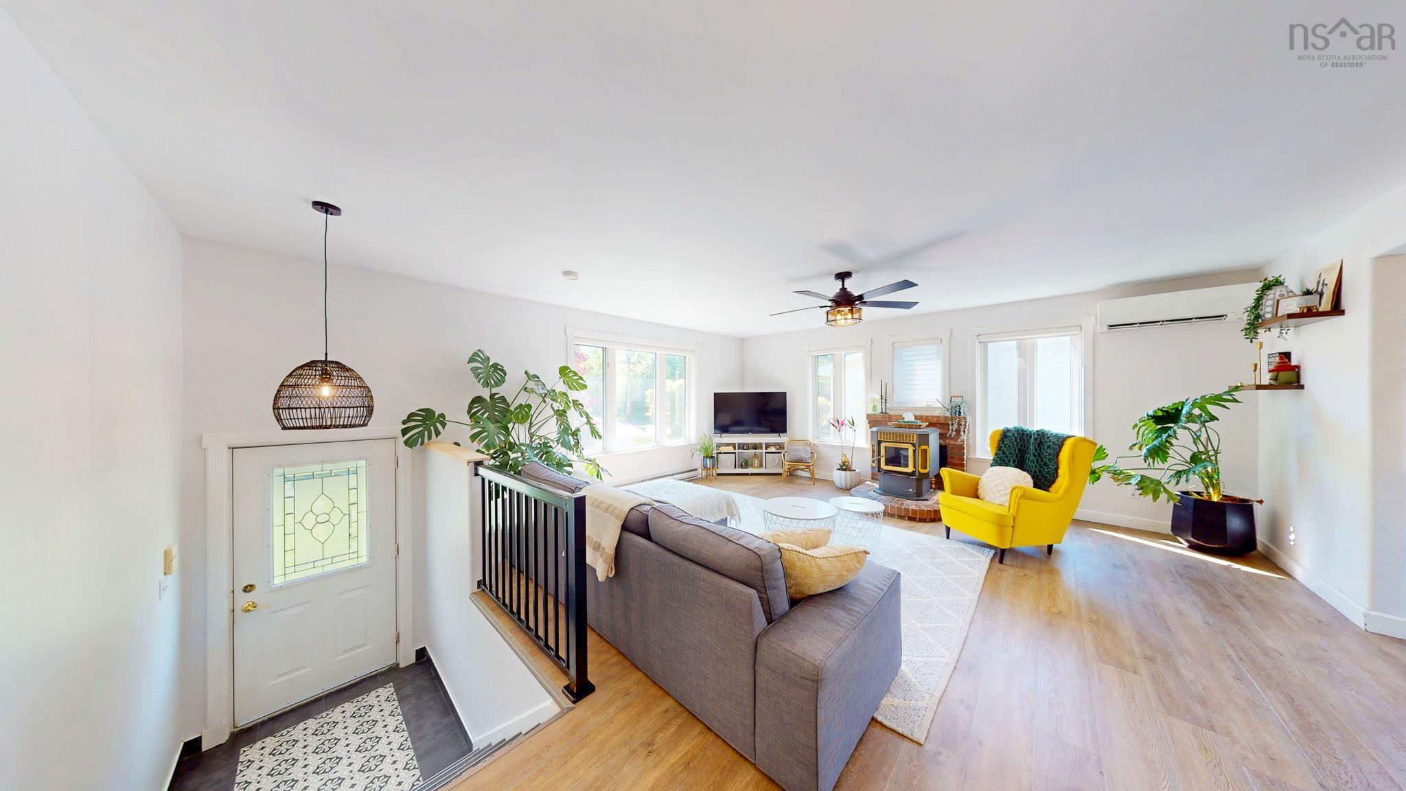 $645,000.00: 8 Iona Road, Wolfville