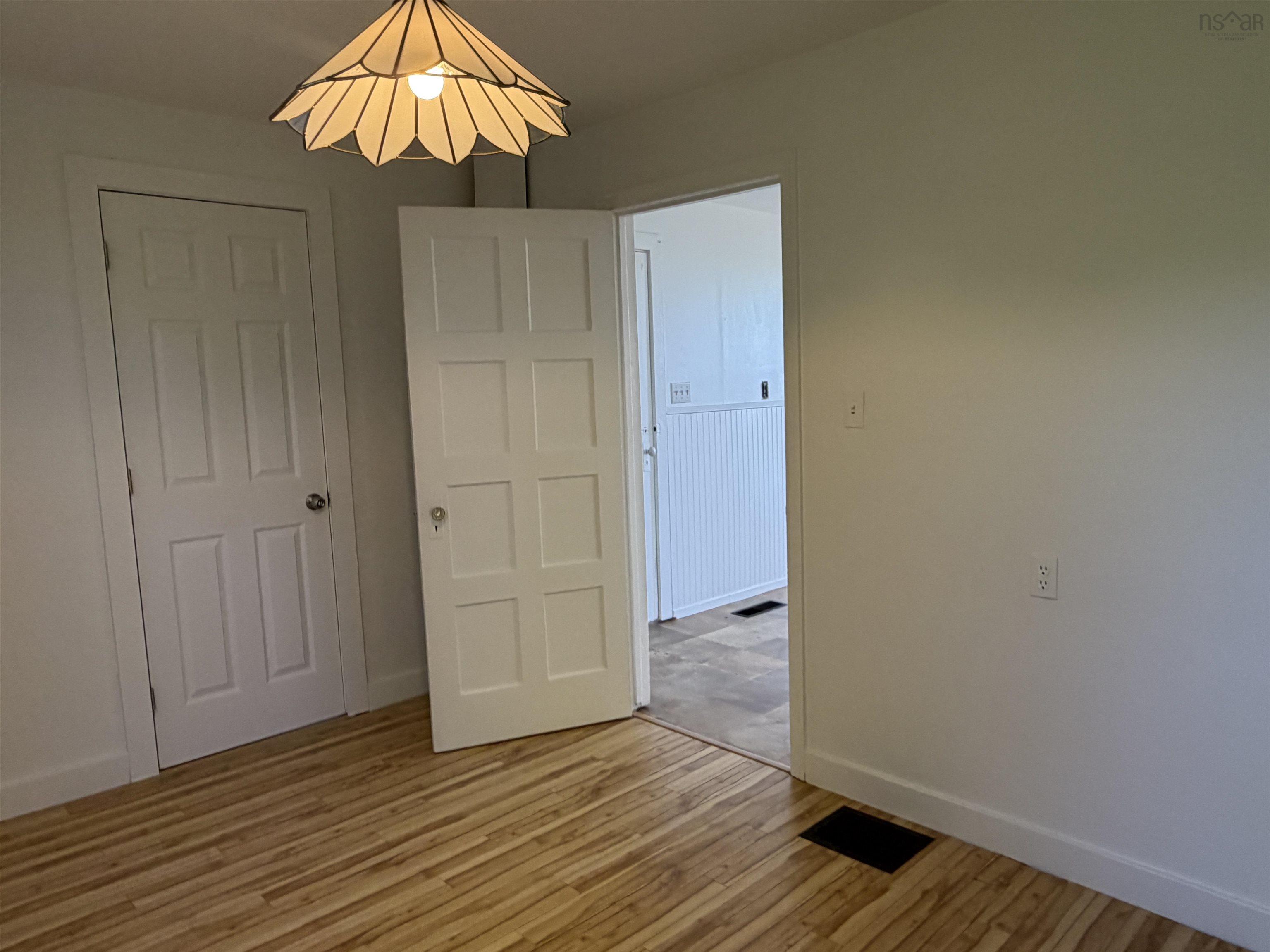 $199,900.00: 22 Maple Street, Trenton