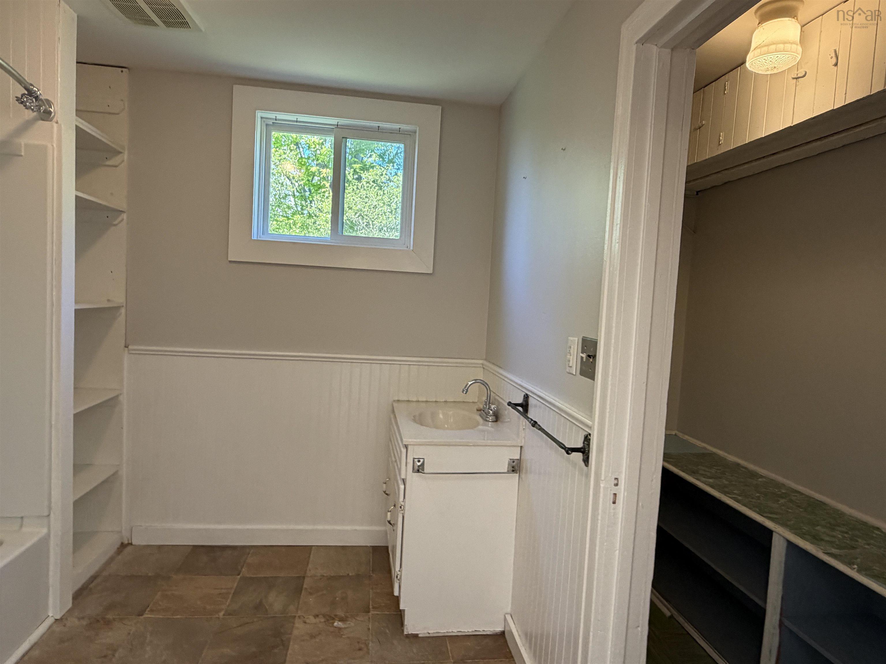 $199,900.00: 22 Maple Street, Trenton