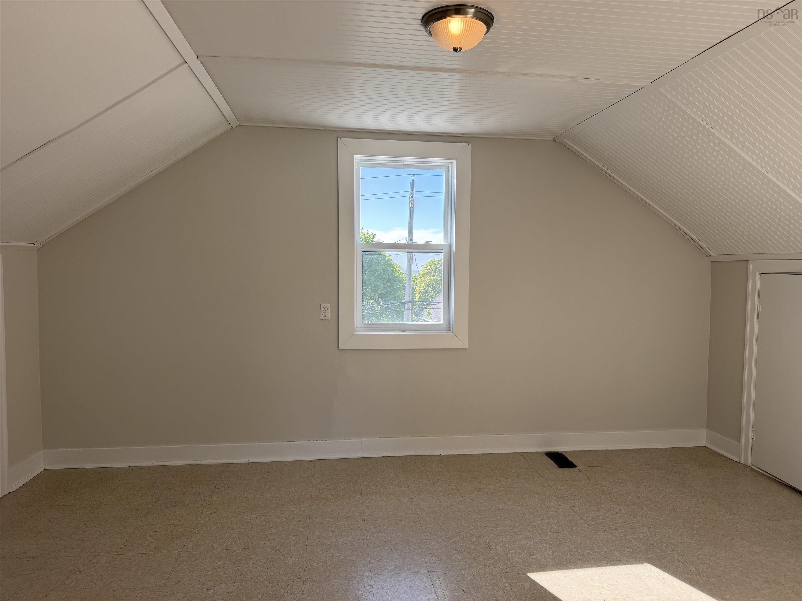 $199,900.00: 22 Maple Street, Trenton