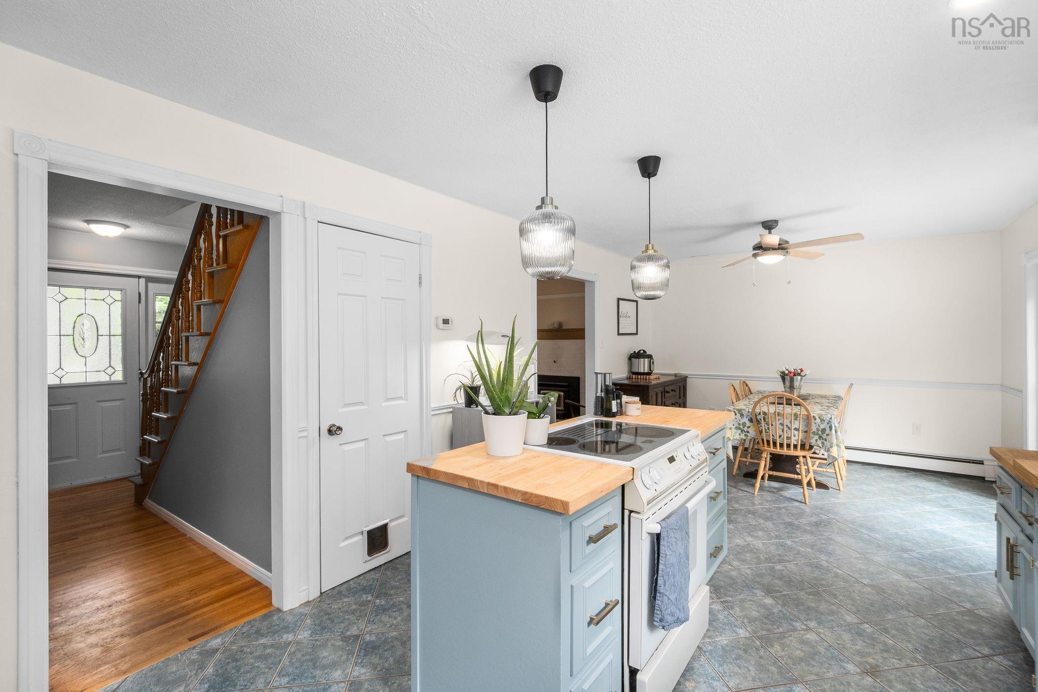 $545,000.00: 1860 GERALD Drive, Coldbrook
