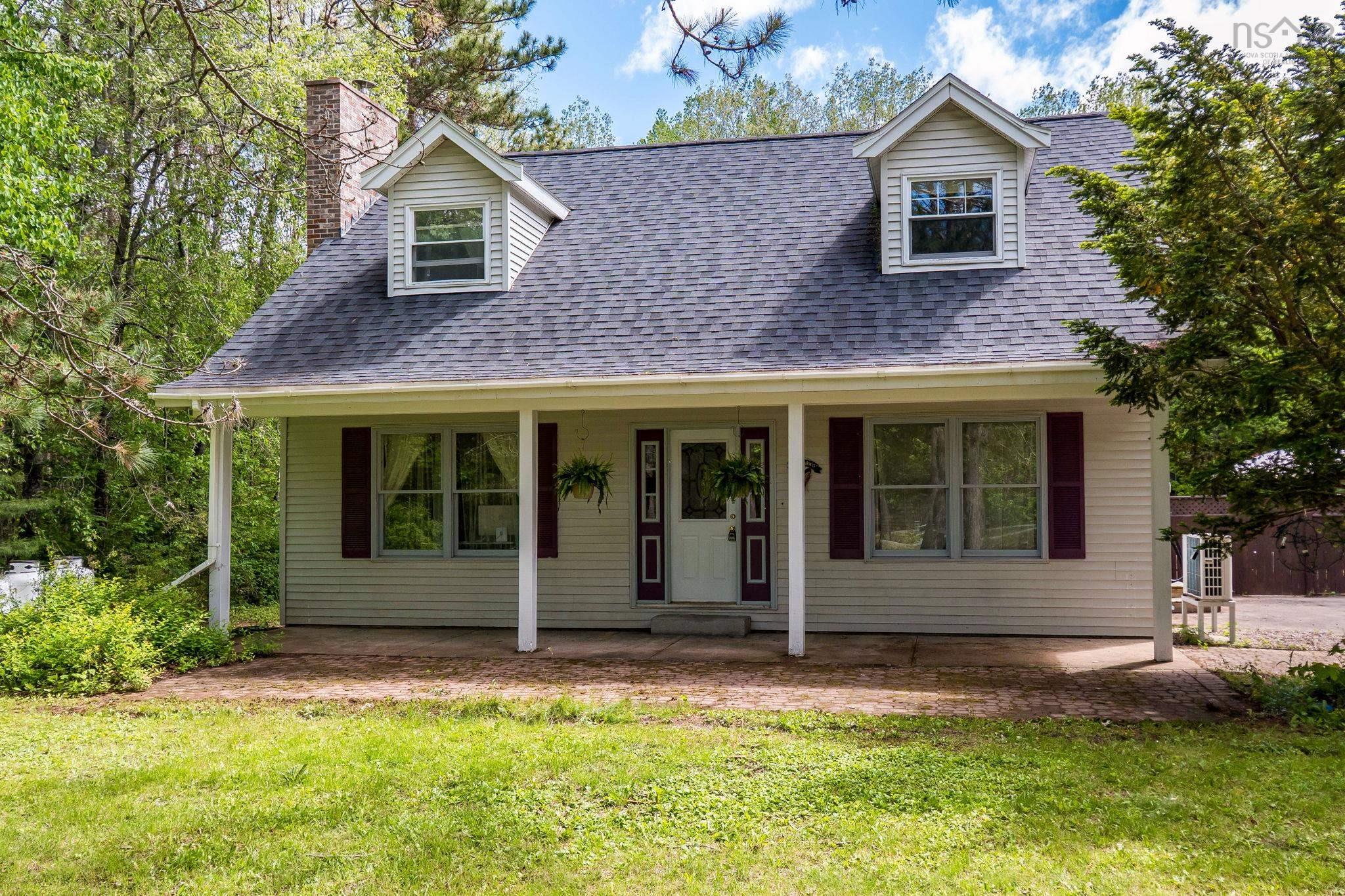 $545,000.00: 1860 GERALD Drive, Coldbrook