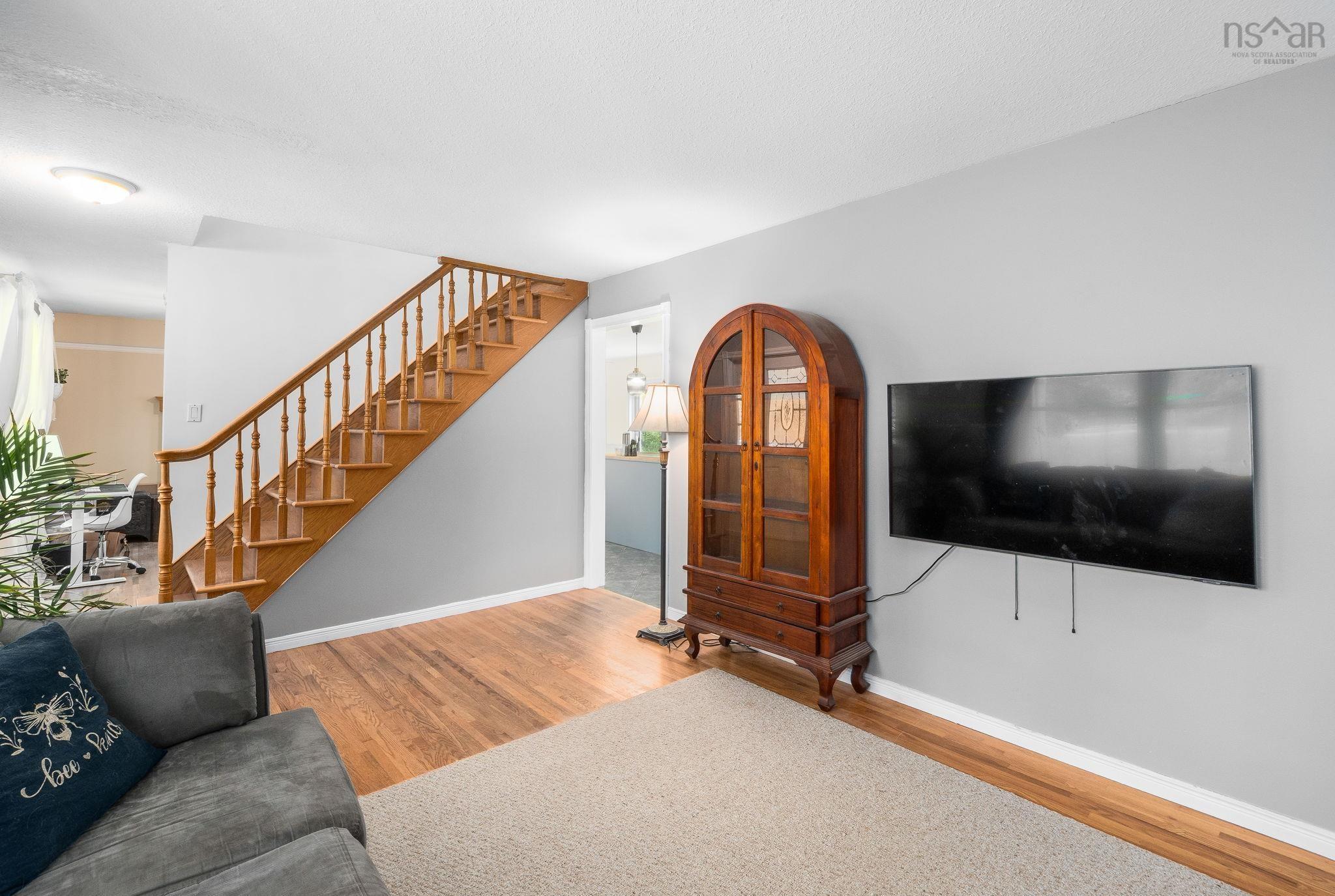 $545,000.00: 1860 GERALD Drive, Coldbrook