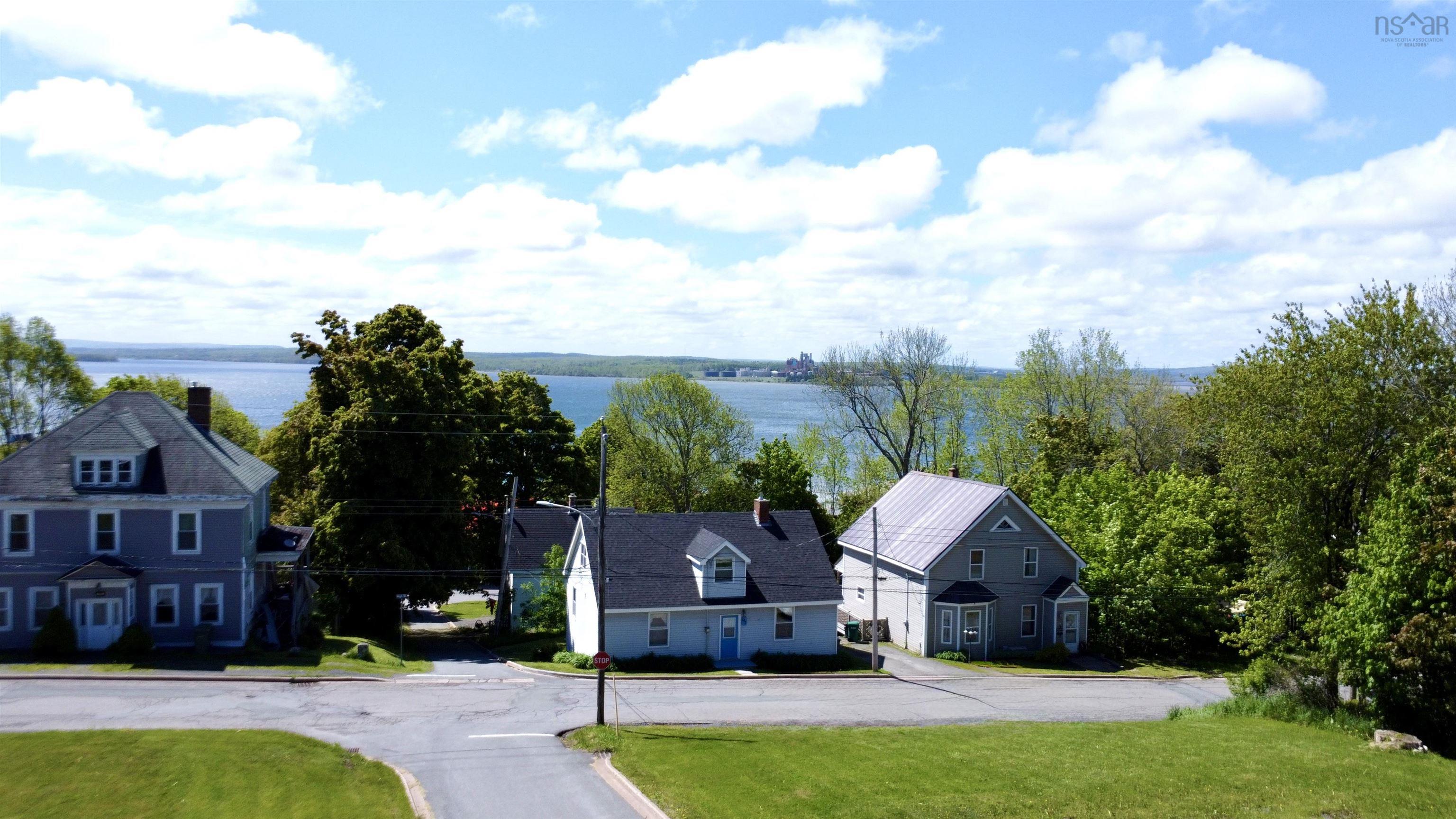 $190,000.00: 143 High Street, Pictou, NS, Pictou