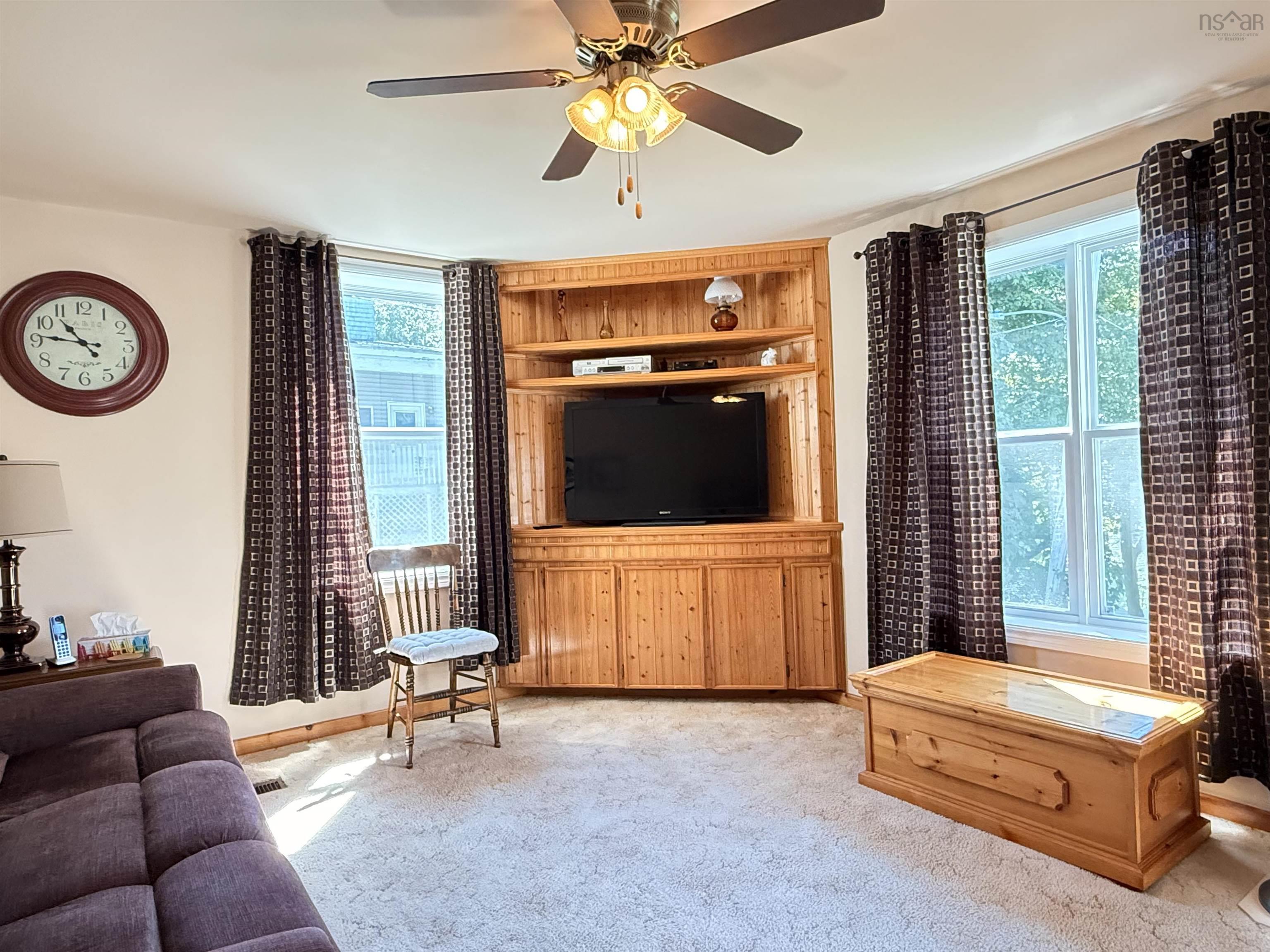 $190,000.00: 143 High Street, Pictou, NS, Pictou