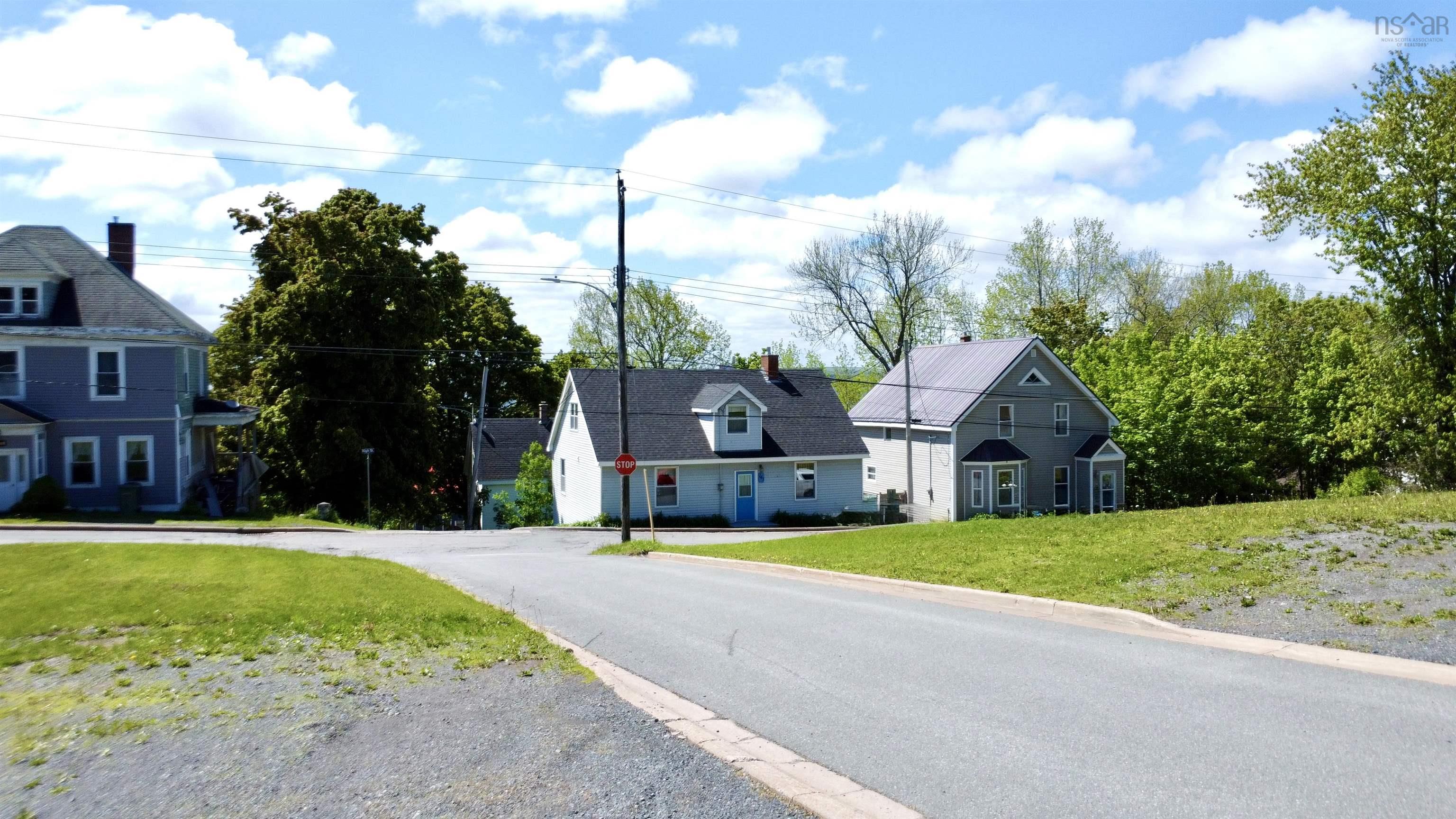 $190,000.00: 143 High Street, Pictou, NS, Pictou