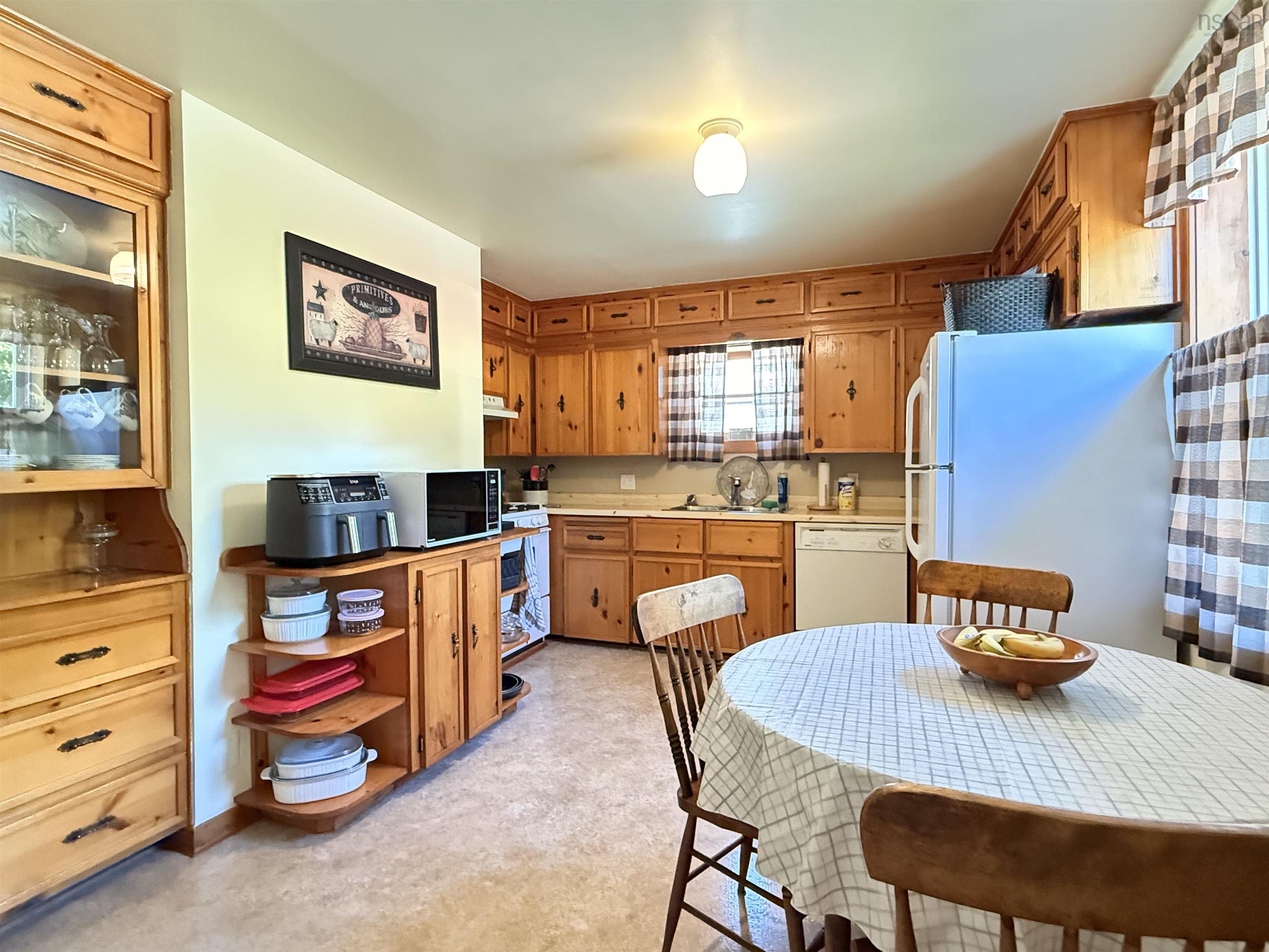 $190,000.00: 143 High Street, Pictou, NS, Pictou