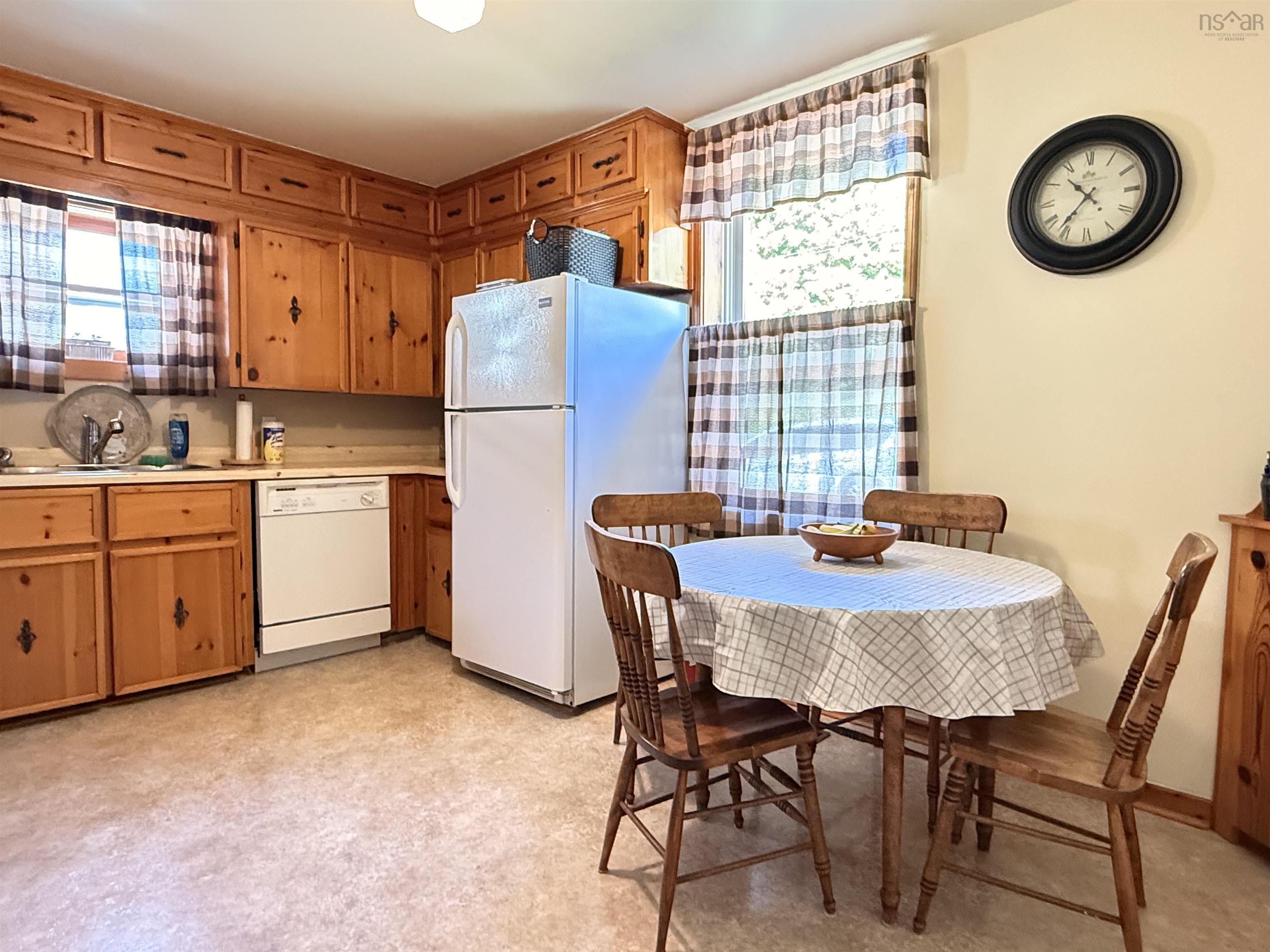 $190,000.00: 143 High Street, Pictou, NS, Pictou