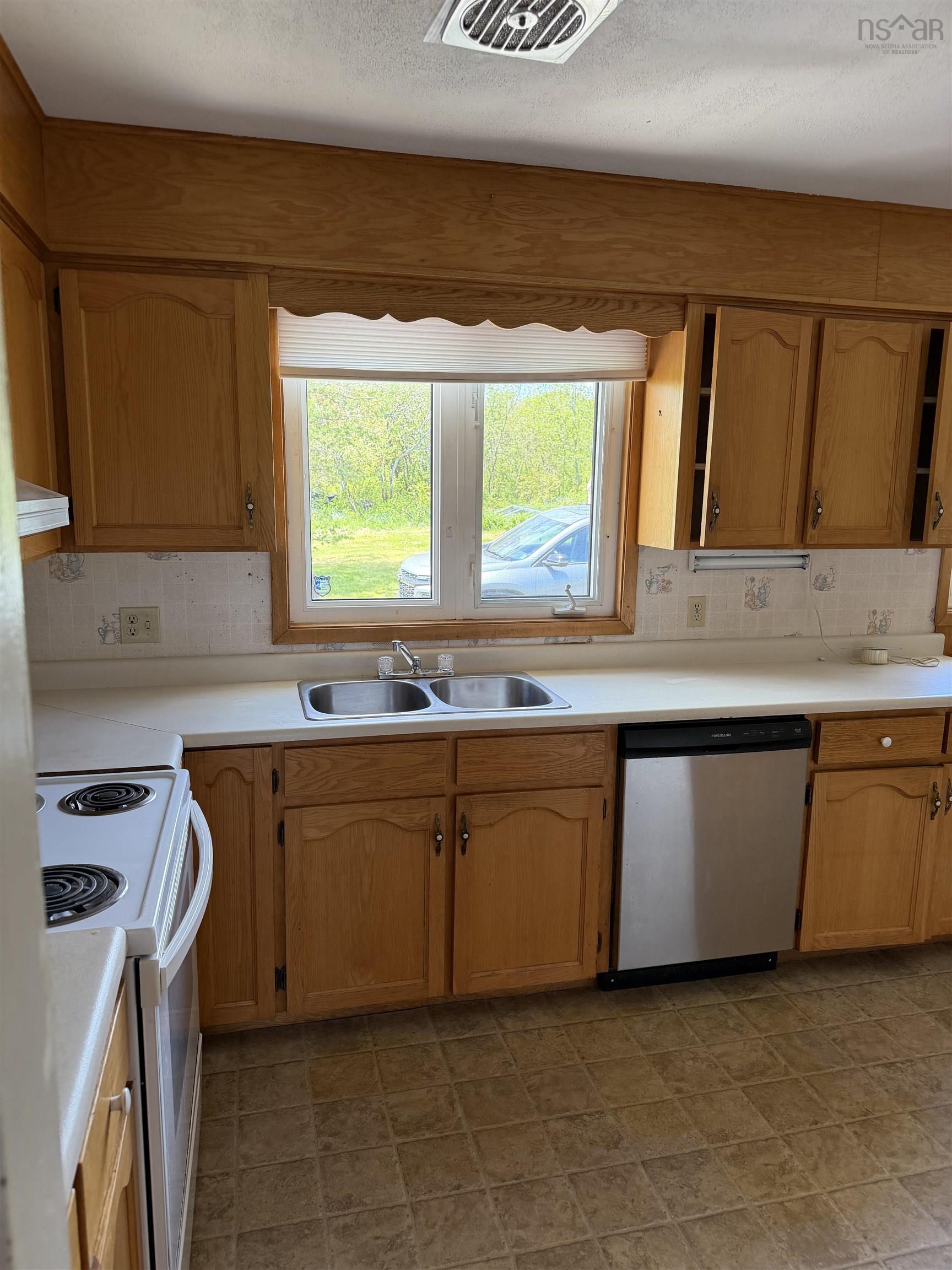 $174,900.00: 1645 Highway 245 North Grant   B2G 2L1, North Grant