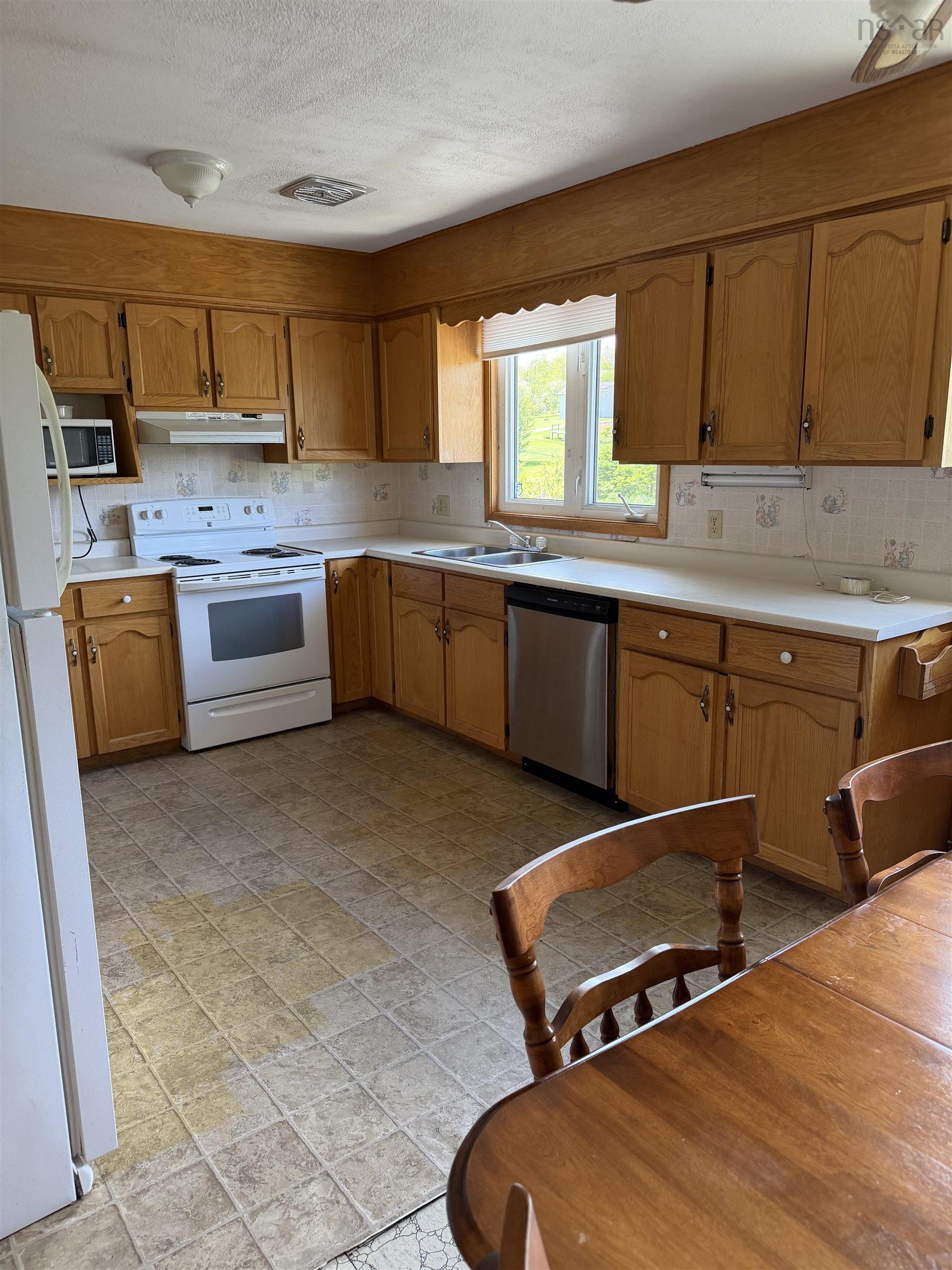 $174,900.00: 1645 Highway 245 North Grant   B2G 2L1, North Grant
