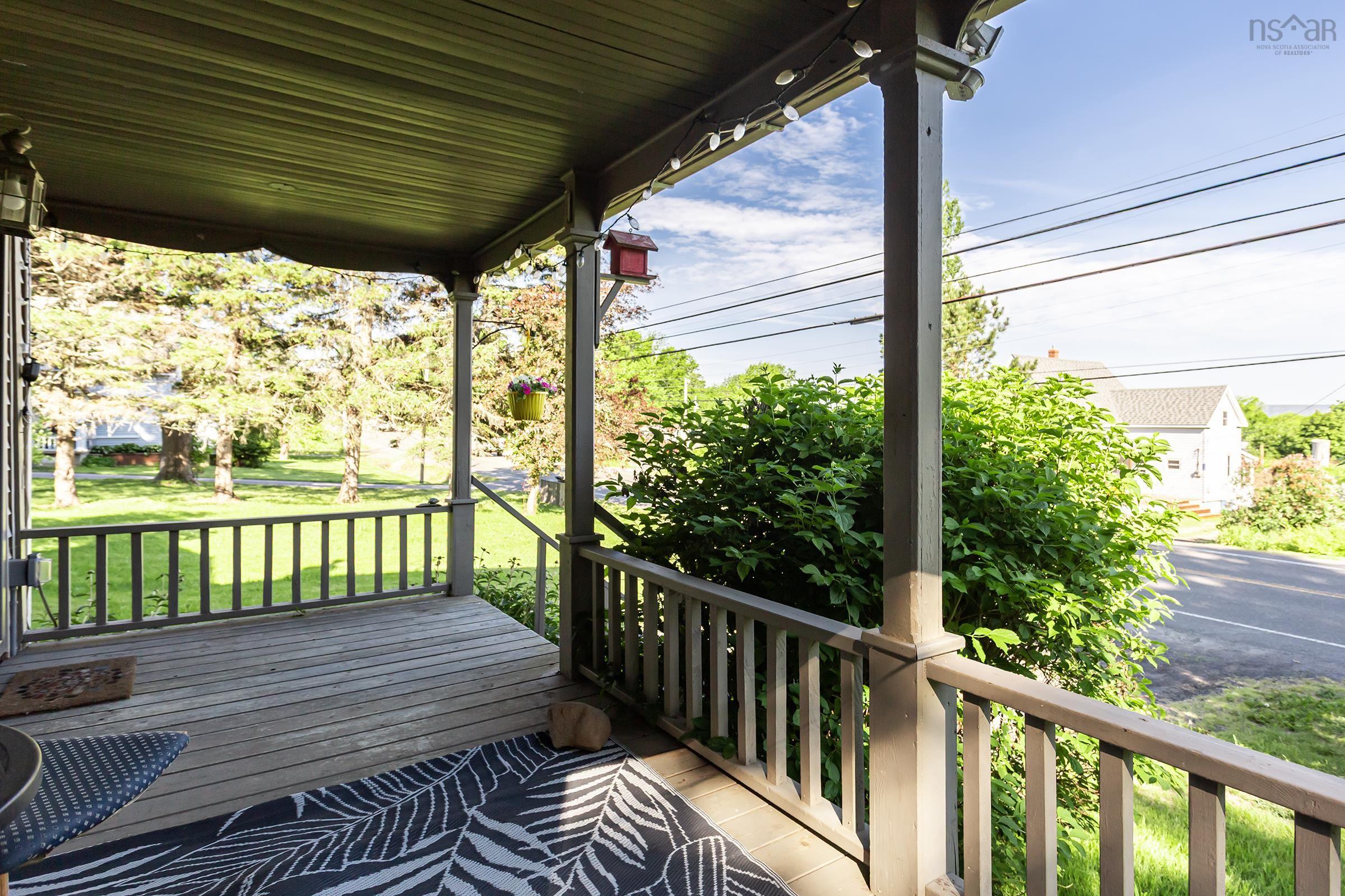 $325,000.00: 564 Highway 1, Deep Brook