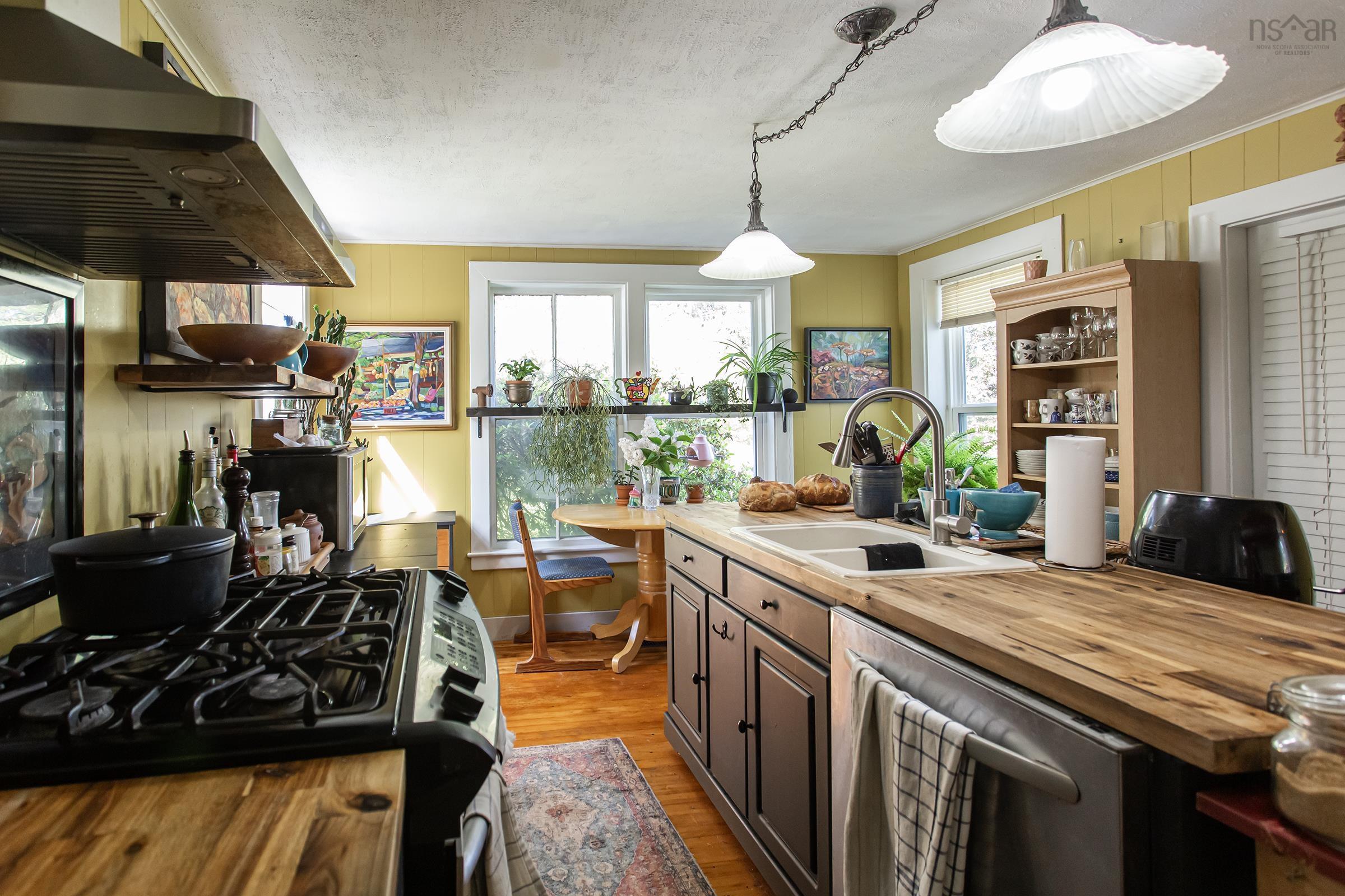 $325,000.00: 564 Highway 1, Deep Brook
