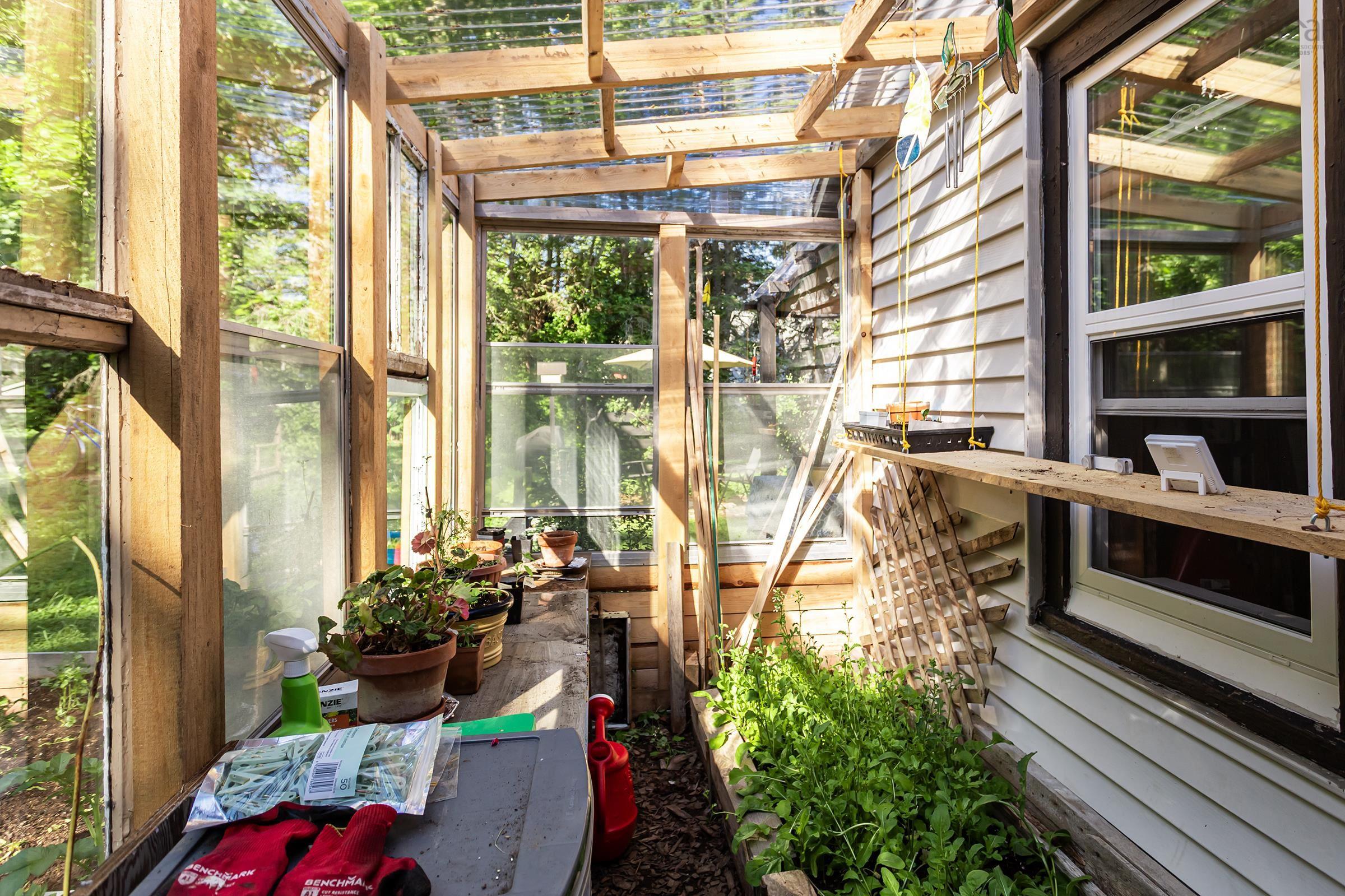 $325,000.00: 564 Highway 1, Deep Brook