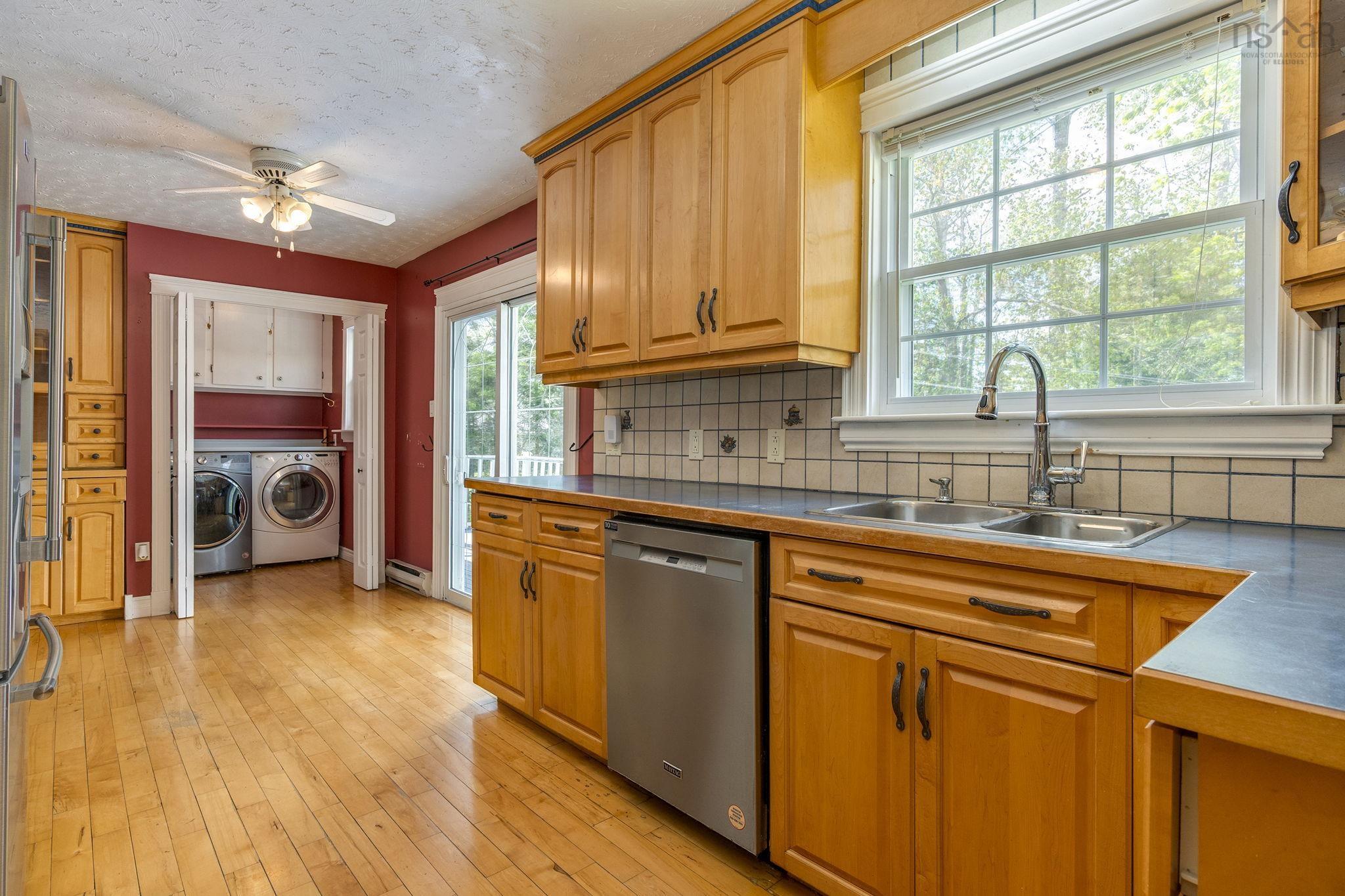 $630,000.00: 3 Parker Place Crescent, Enfield