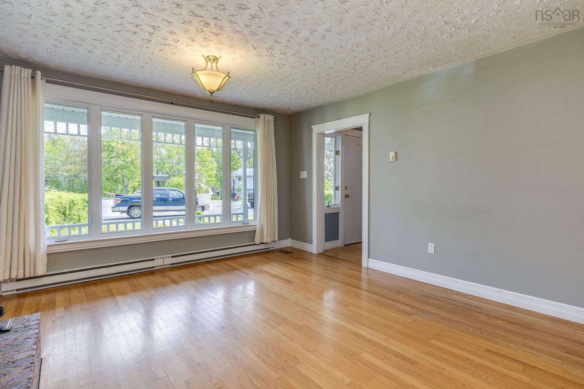 $630,000.00: 3 Parker Place Crescent, Enfield